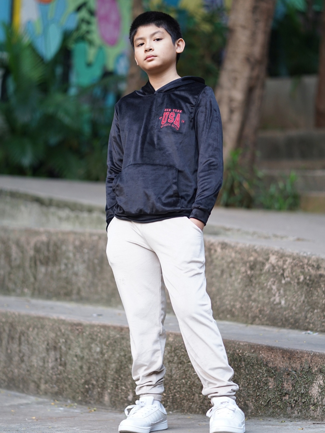 

Nap Chief Kids Unisex New York USA Velour Relaxed Fit Embroidered Hoodie With Joggers, Black
