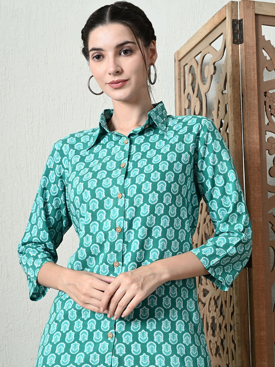 

VIDHANI Floral Printed Shirt Collar Three-Quarter Sleeves Shirt With Palazzo, Green