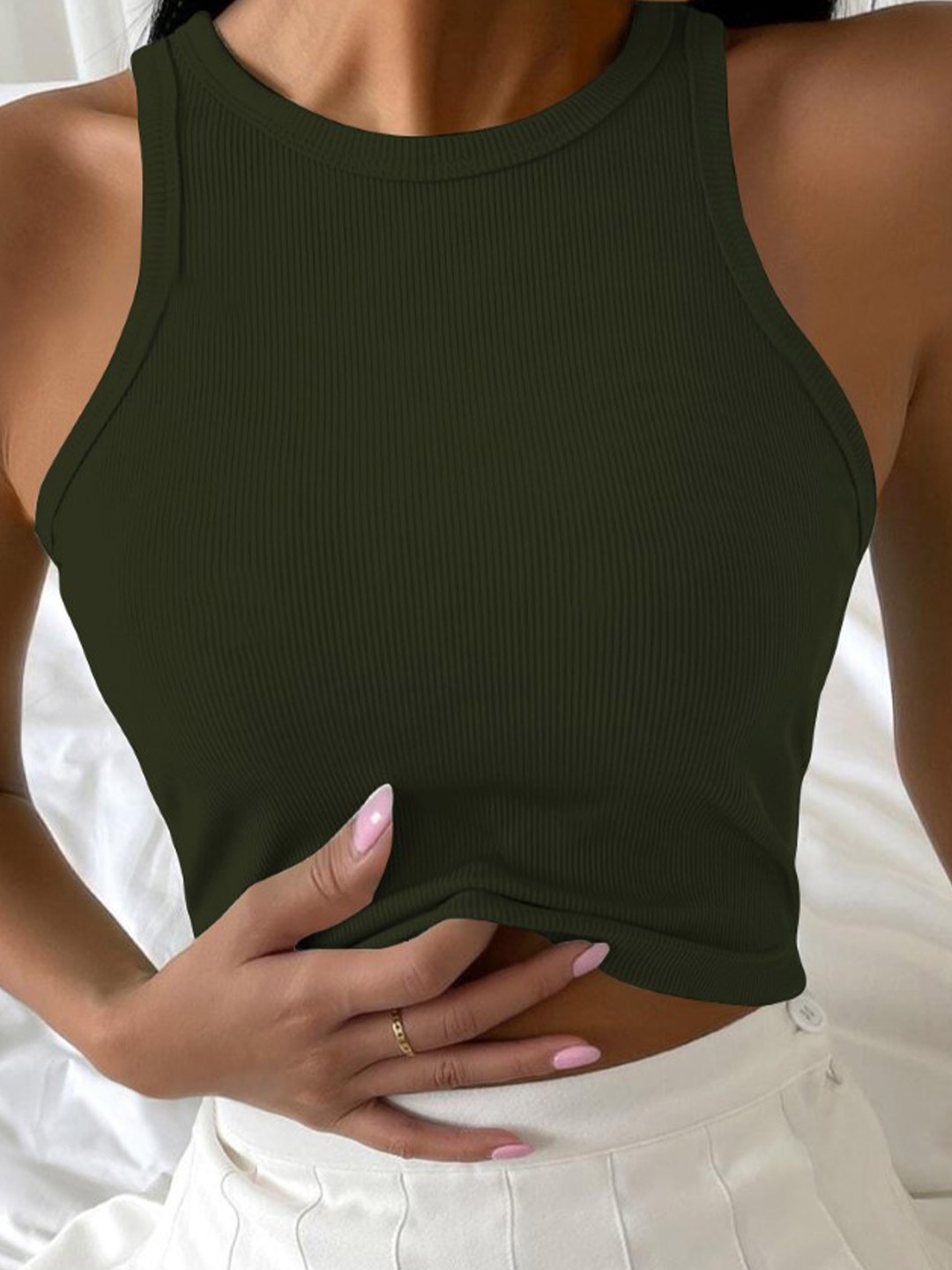 

TOOCHKI Women Round Neck Sleeveless Lycra Fitted Crop Tank Top, Olive