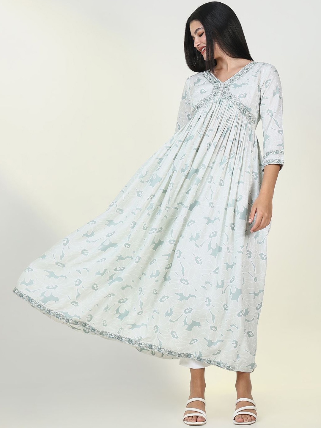 

SHOWOFF V-Neck Floral Printed Thread Work Empire Anarkali Kurta, Sea green