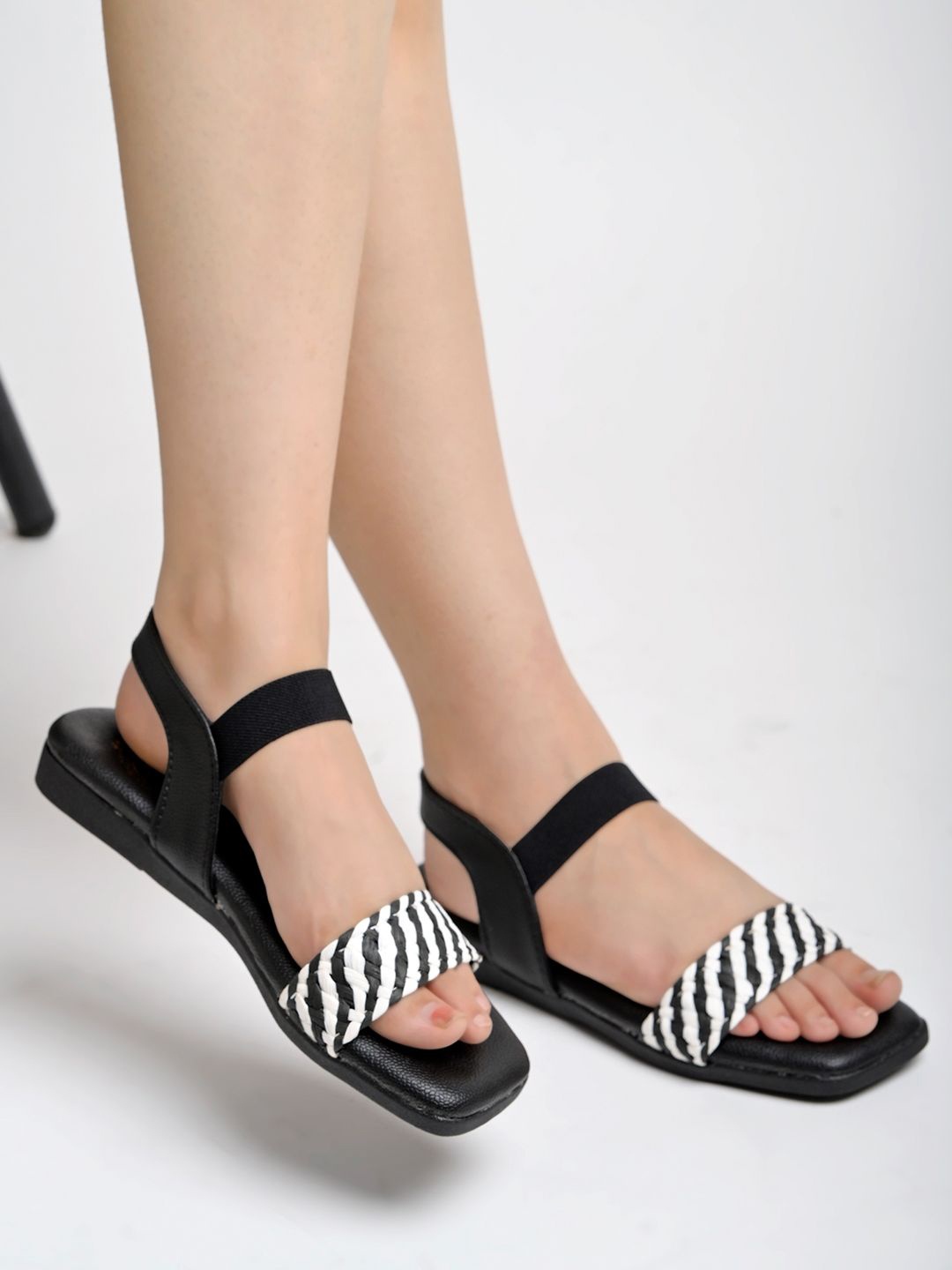 

Shoetopia Girls Open Toe Flats with Bows, Black