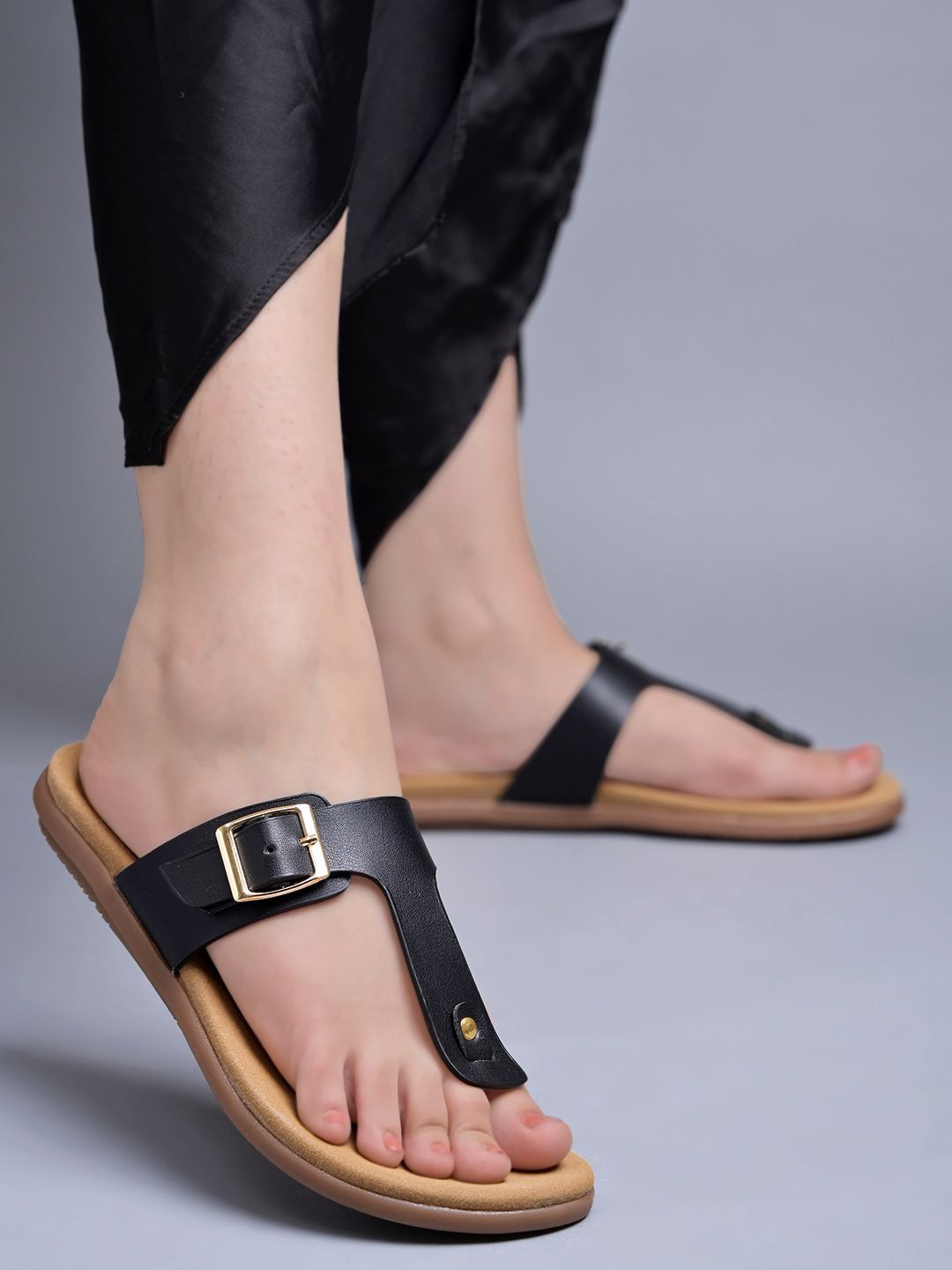 

Shoetopia Girls Buckled Open Toe Flats, Black