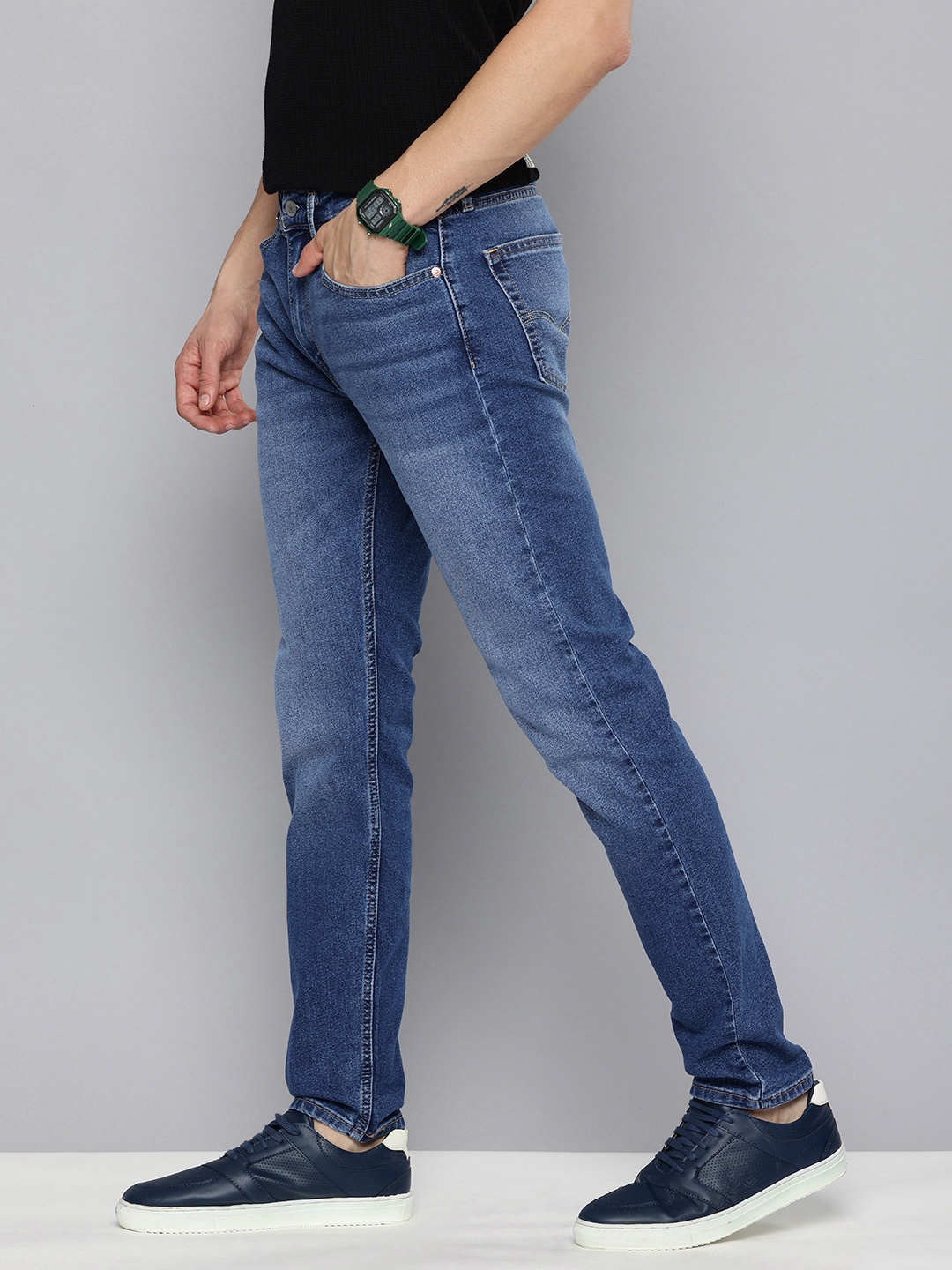

Levis Men Slim Tapered Fit Light Fade Stretchable Jeans, Blue