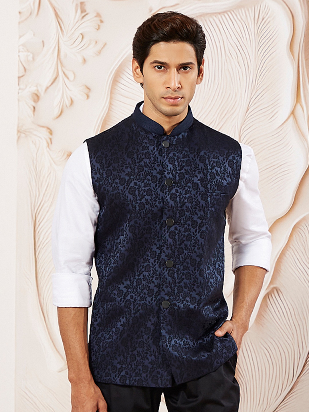 

VASTRAMAY Men Mandarin Collar Nehru Jacket, Navy blue