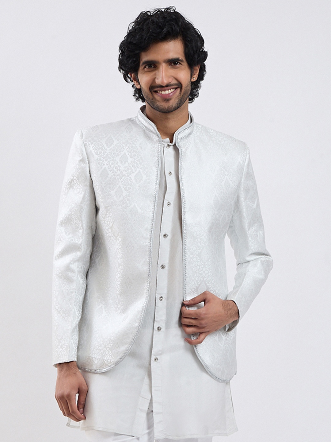 

VASTRAMAY Slim Fit Jacquard Front Open Jodhpuri Blazer, Silver
