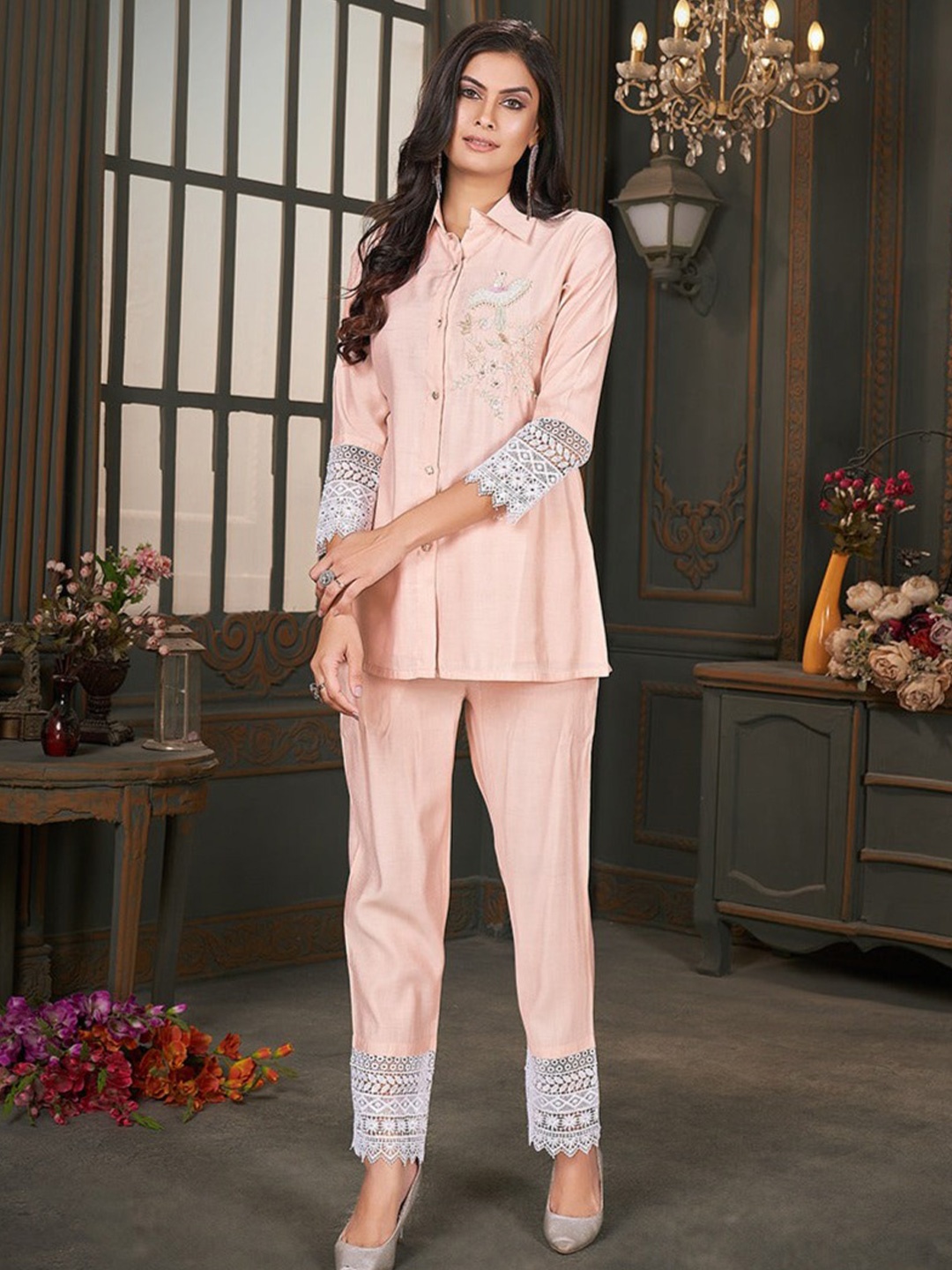

AUTUMN LANE Hannah Pastelli Shirt Collar Top With Trousers, Peach