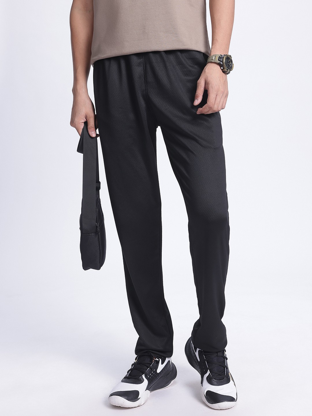 

glitchez Men Streetwear Statement Relaxed Fit Joggers, Black