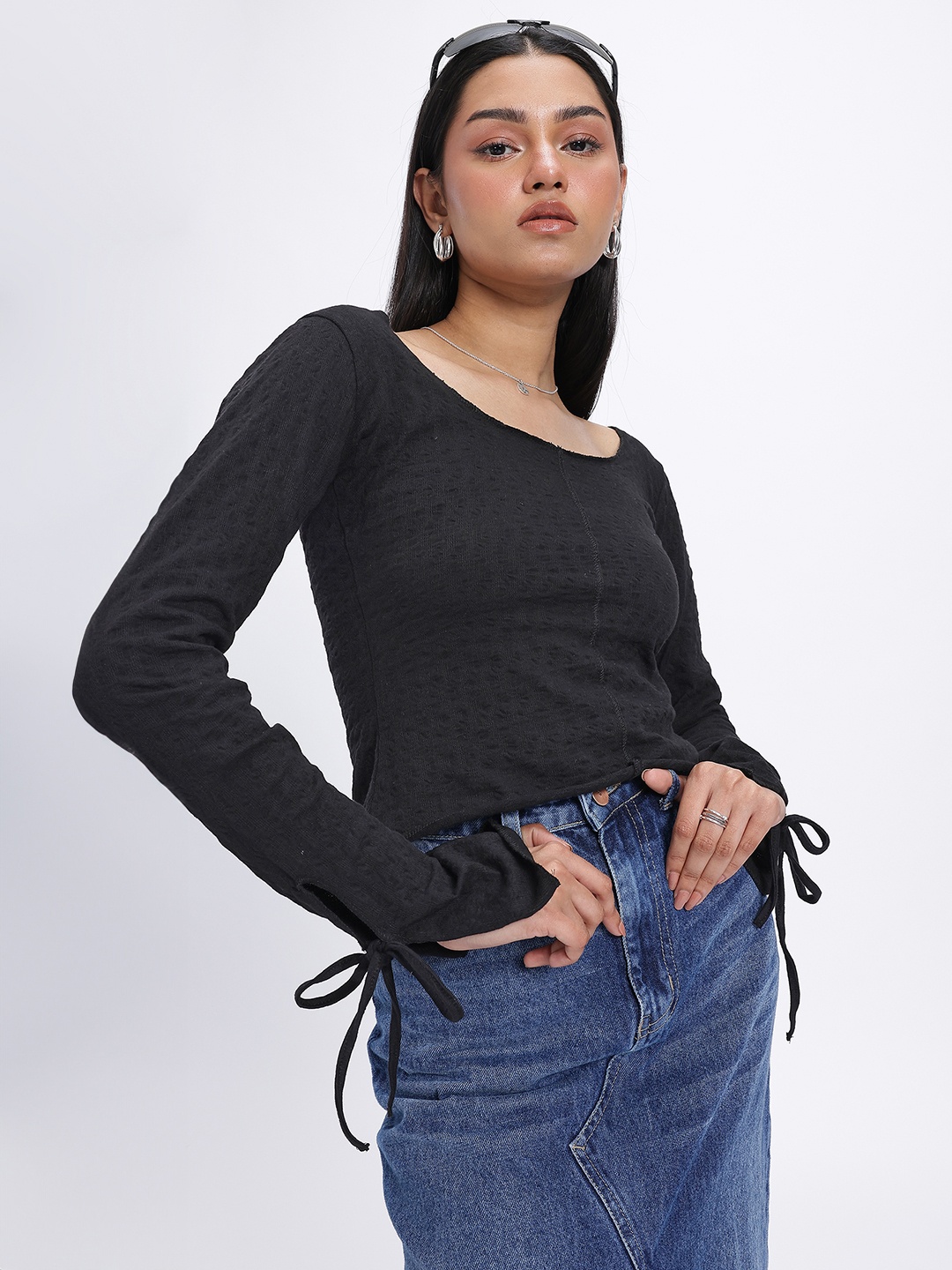 

glitchez Seersucker Sleek Up-Front Stitch Top, Black