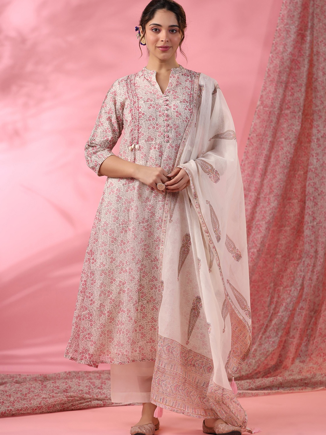 

AMOREE Floral Printed Mandarin Collar Pure Silk A-Line Kurta With Palazzos & Dupatta, Off white