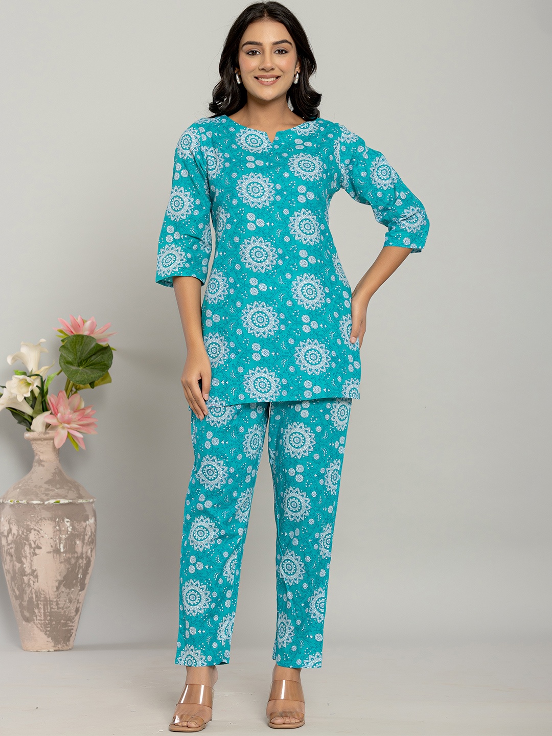 

Serenita Women Floral Printed Pure Cotton Night Suit, Blue