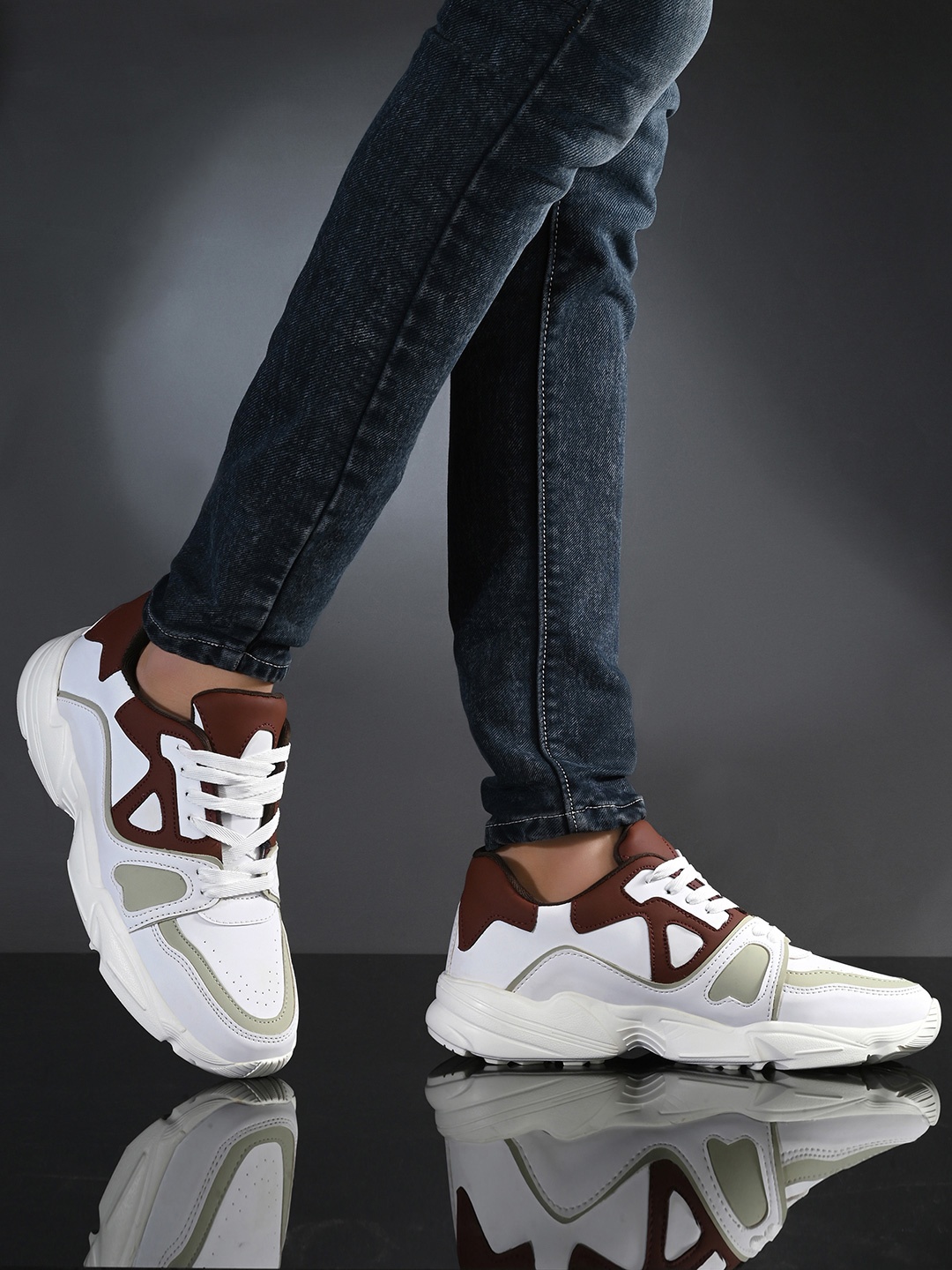 

HERE&NOW Men Colourblocked PU Sneakers, White