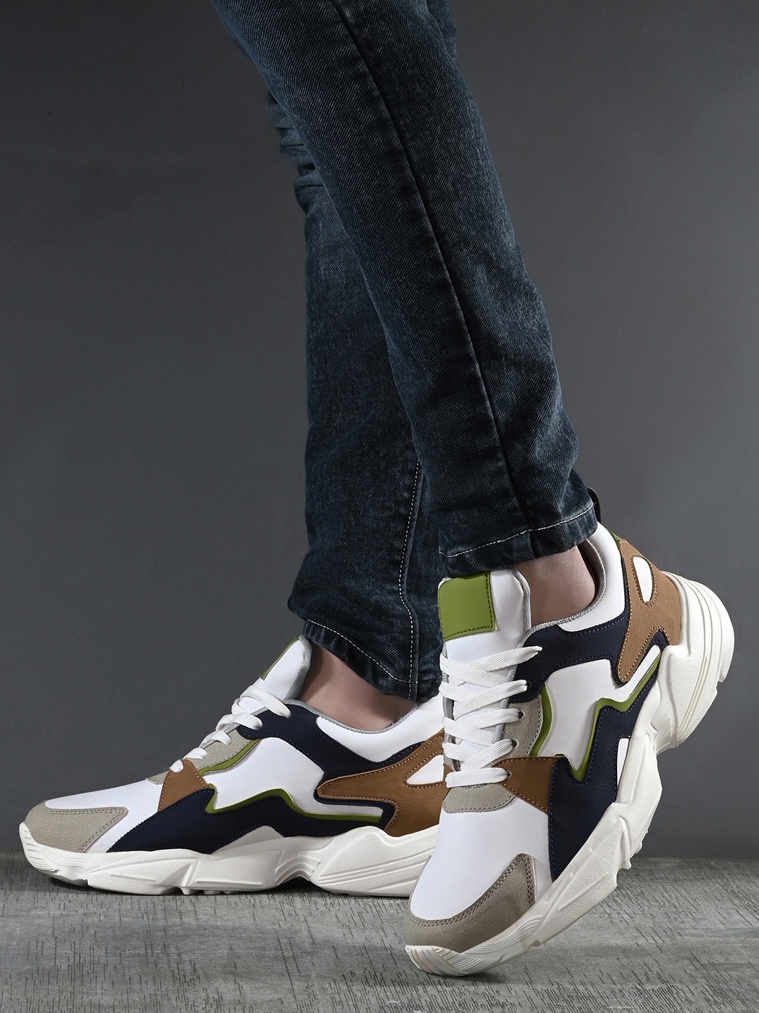 

HERE&NOW Men Colourblocked Lace-Ups Sneakers, White