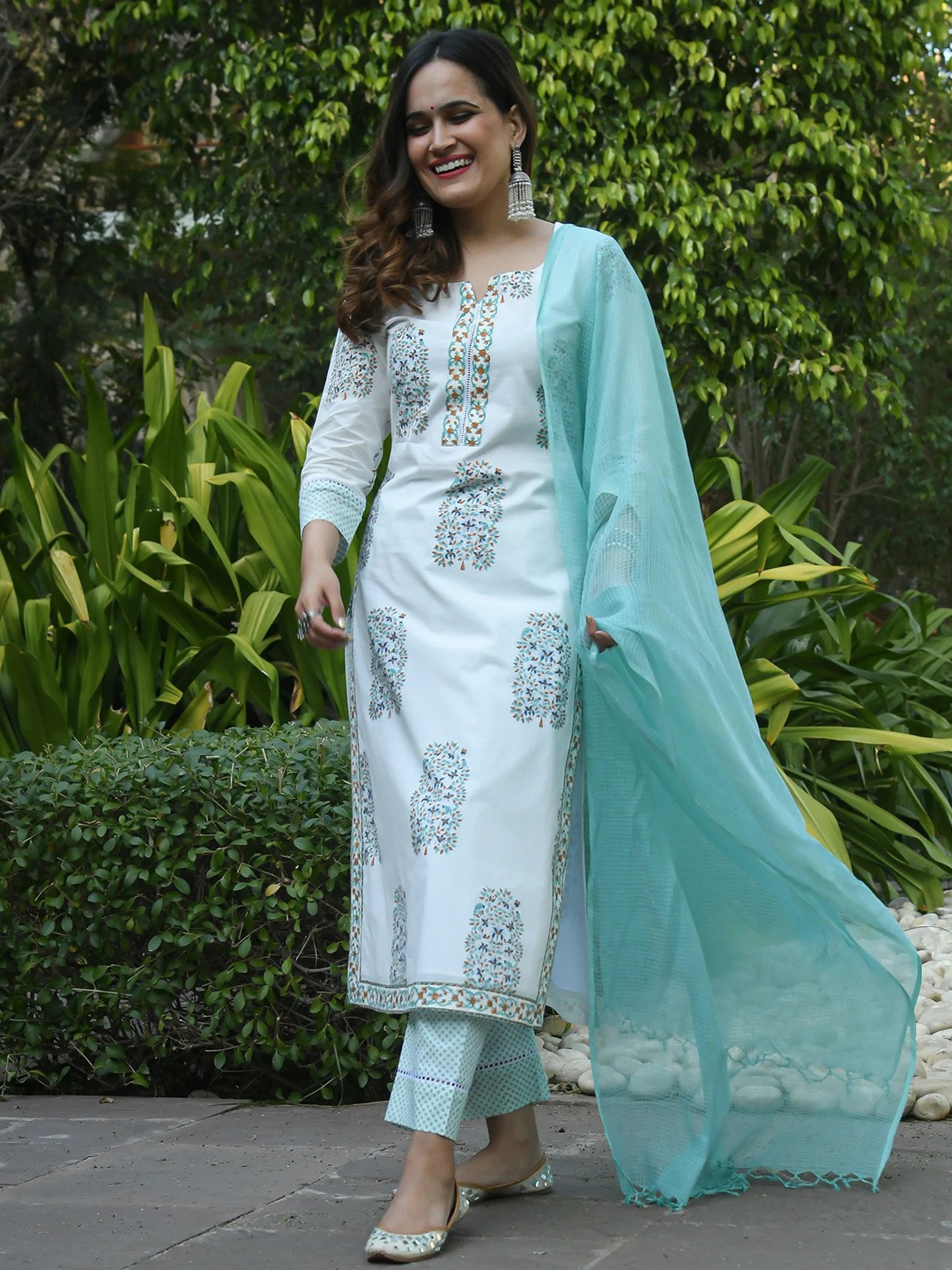 

Sidhidata Floral Printed Round Neck Regular Straight Kurta With Trouser With Dupatta, Sea green