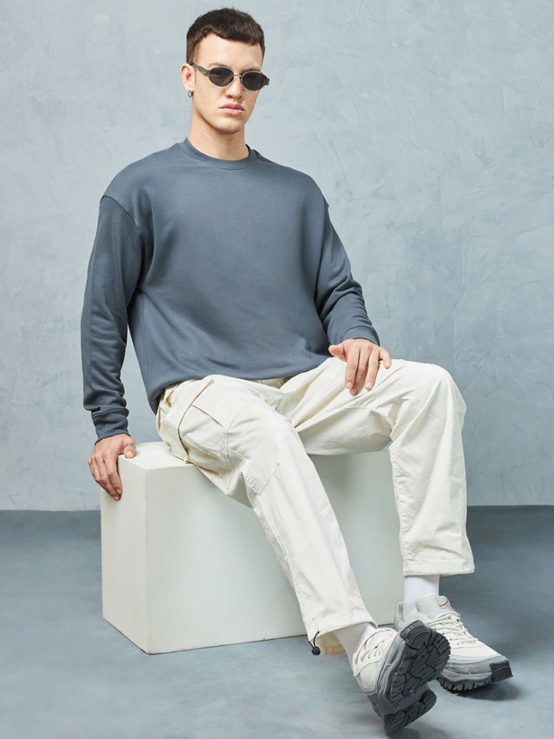 

Weezy Men Cotton Round Neck Solid Oversized Sweatshirt, Grey
