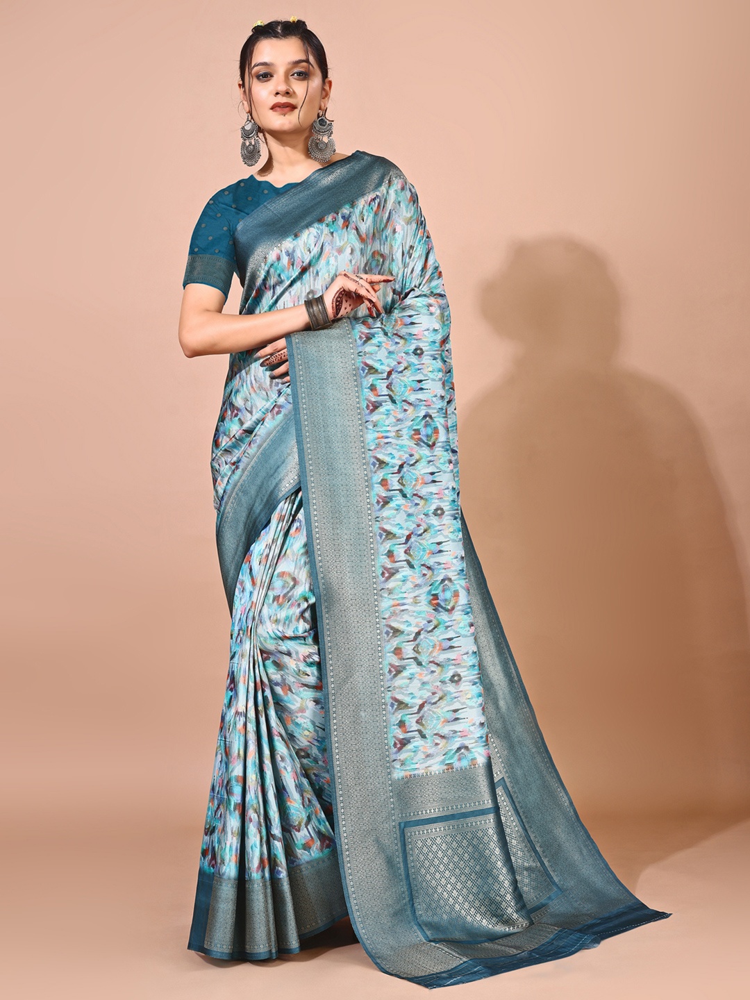 

Avyay Creation Abstract Printed Zari Festive Saree, Turquoise blue