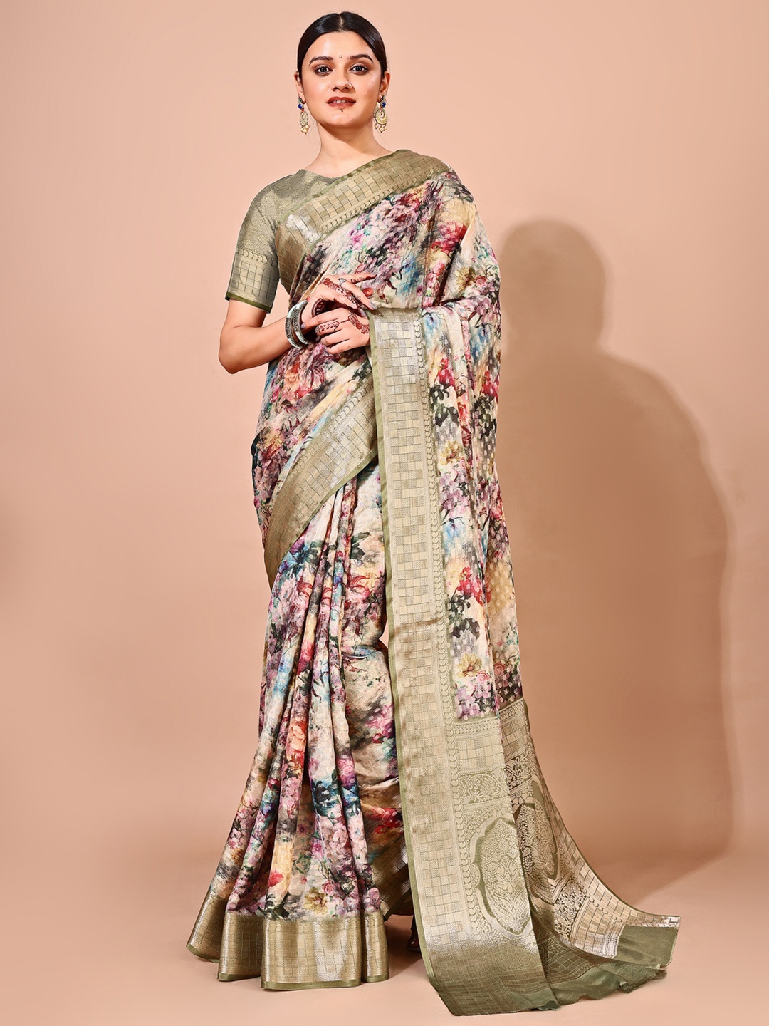 

Avyay Creation Floral Woven Design Banarasi Saree, Gold