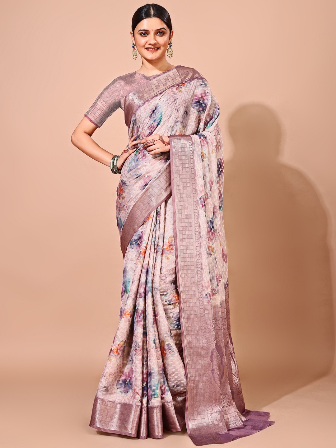 

Avyay Creation Floral Zari Georgette Banarasi Saree, Purple
