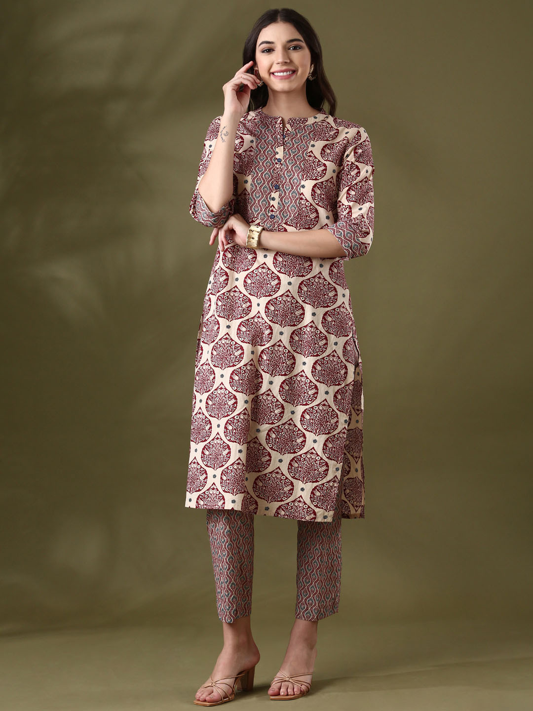 

Anouk Red Floral Printed Mandarin Collar Pure Cotton Straight Kurta With Trousers