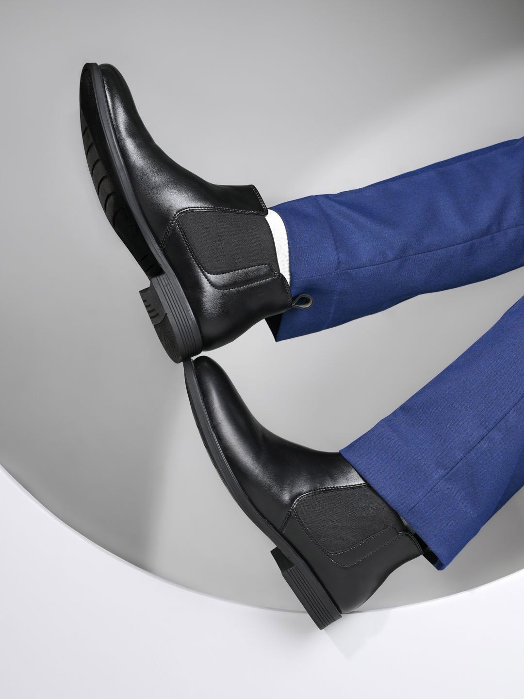 

Hydes N Hues Men Casual Block Heel Chelsea Boots, Black