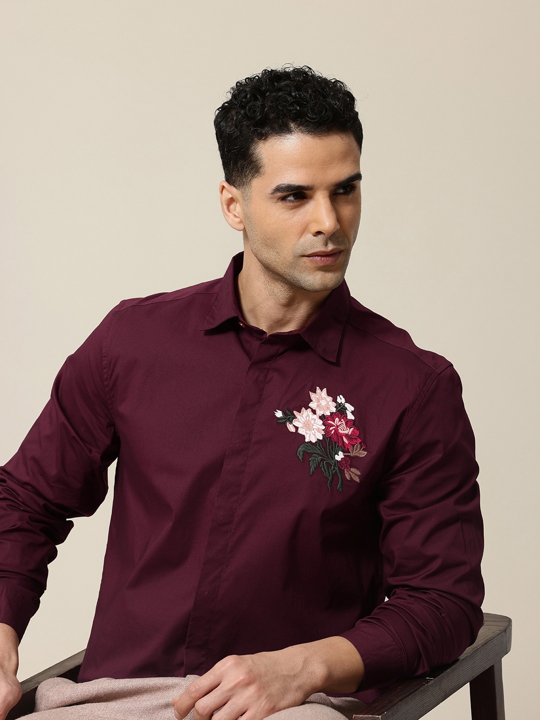 

Mr Bowerbird Men Standard Floral Casual Shirt with Embroidered Detail, Burgundy