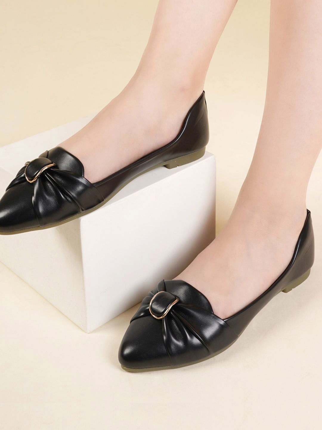 

DressBerry Women Ballerinas with Buckles Flats, Black