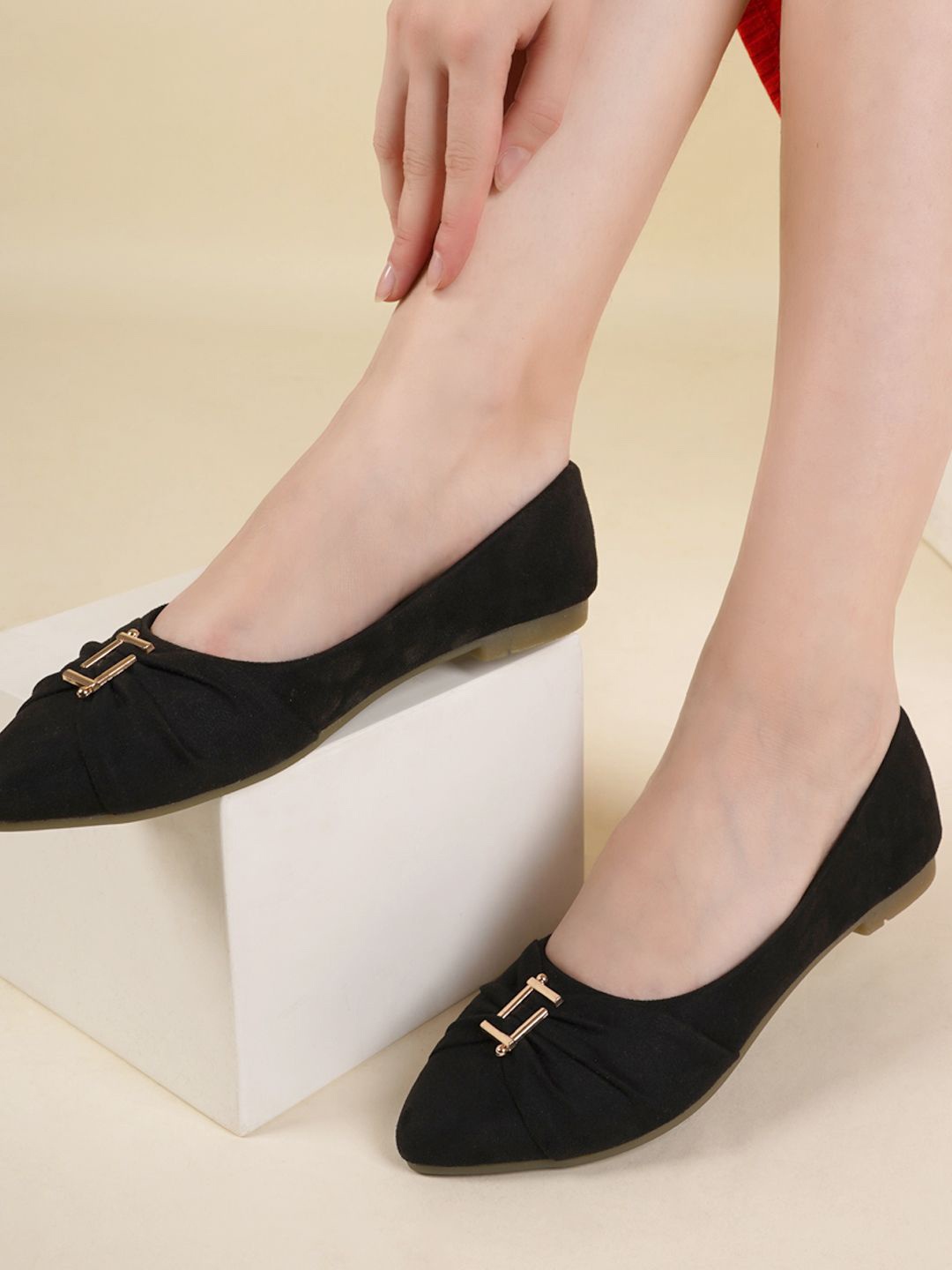 

DressBerry Women Embellished Ballerinas with Buckles Flats, Black
