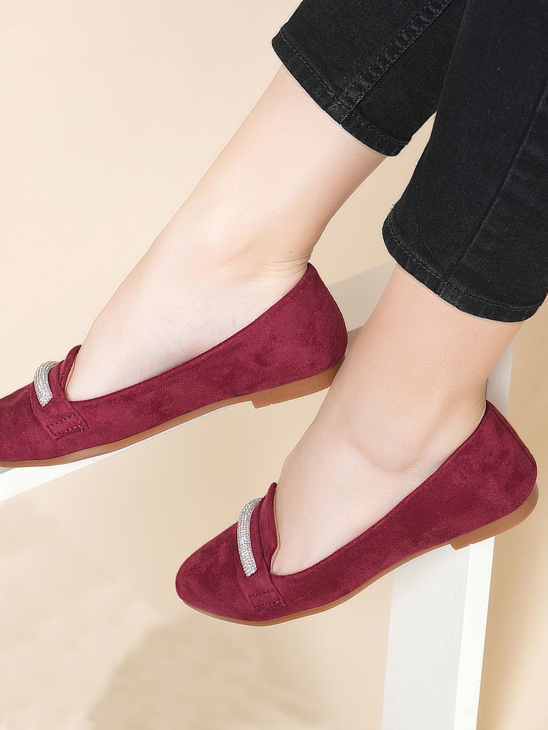 

DressBerry Women Embellished Ballerinas Pointed Toe Flats, Maroon