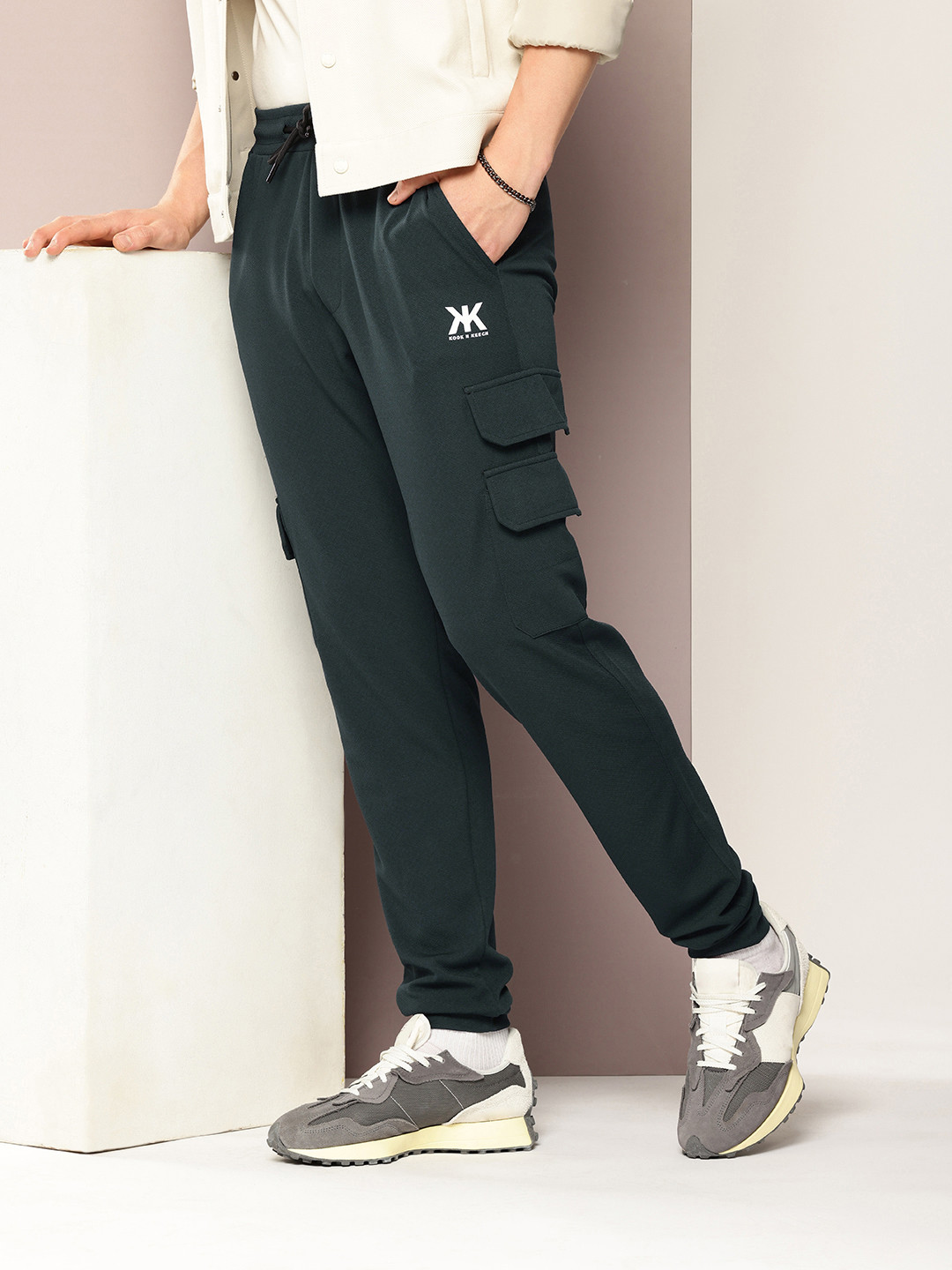 

Kook N Keech Men Relaxed Cargo Style Track Pant, Green