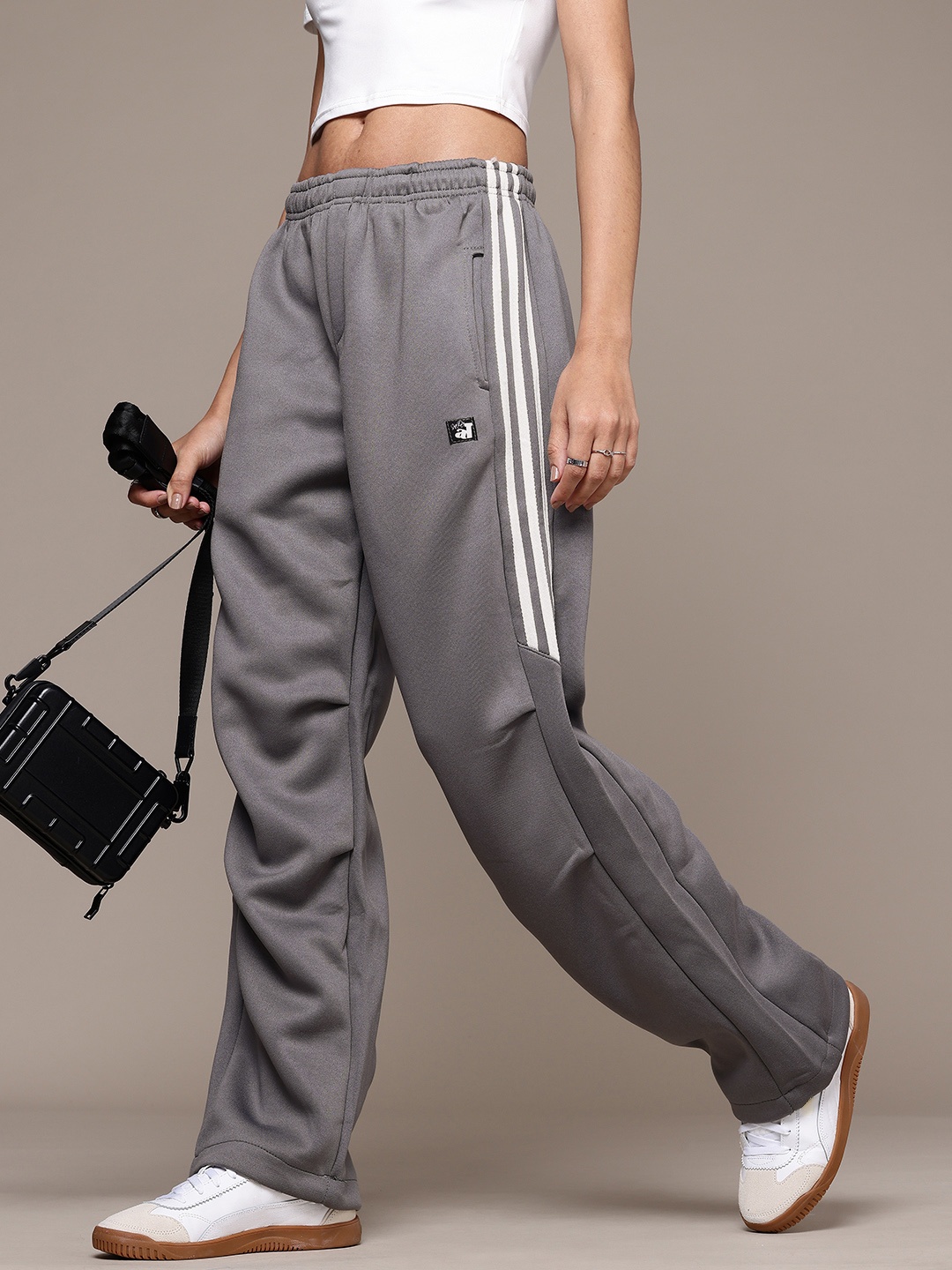 

The Roadster Life Co. Women Mid-Rise Trousers, Grey