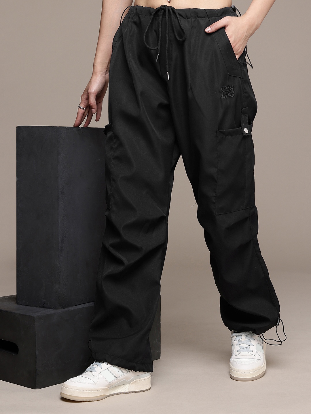 

The Roadster Life Co. Women Cargo Trousers, Black
