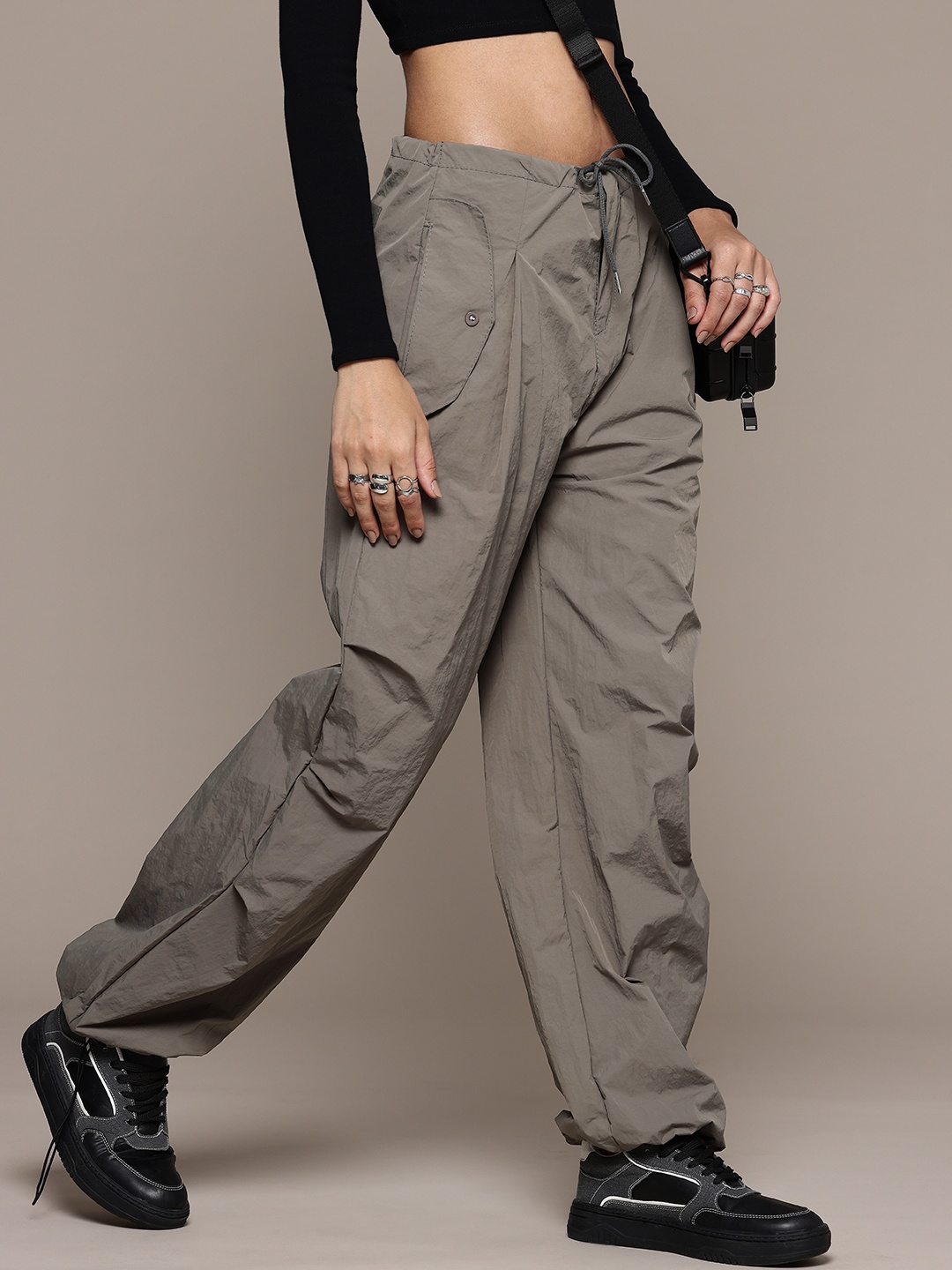 

The Roadster Life Co. Women Parachute Trousers, Grey