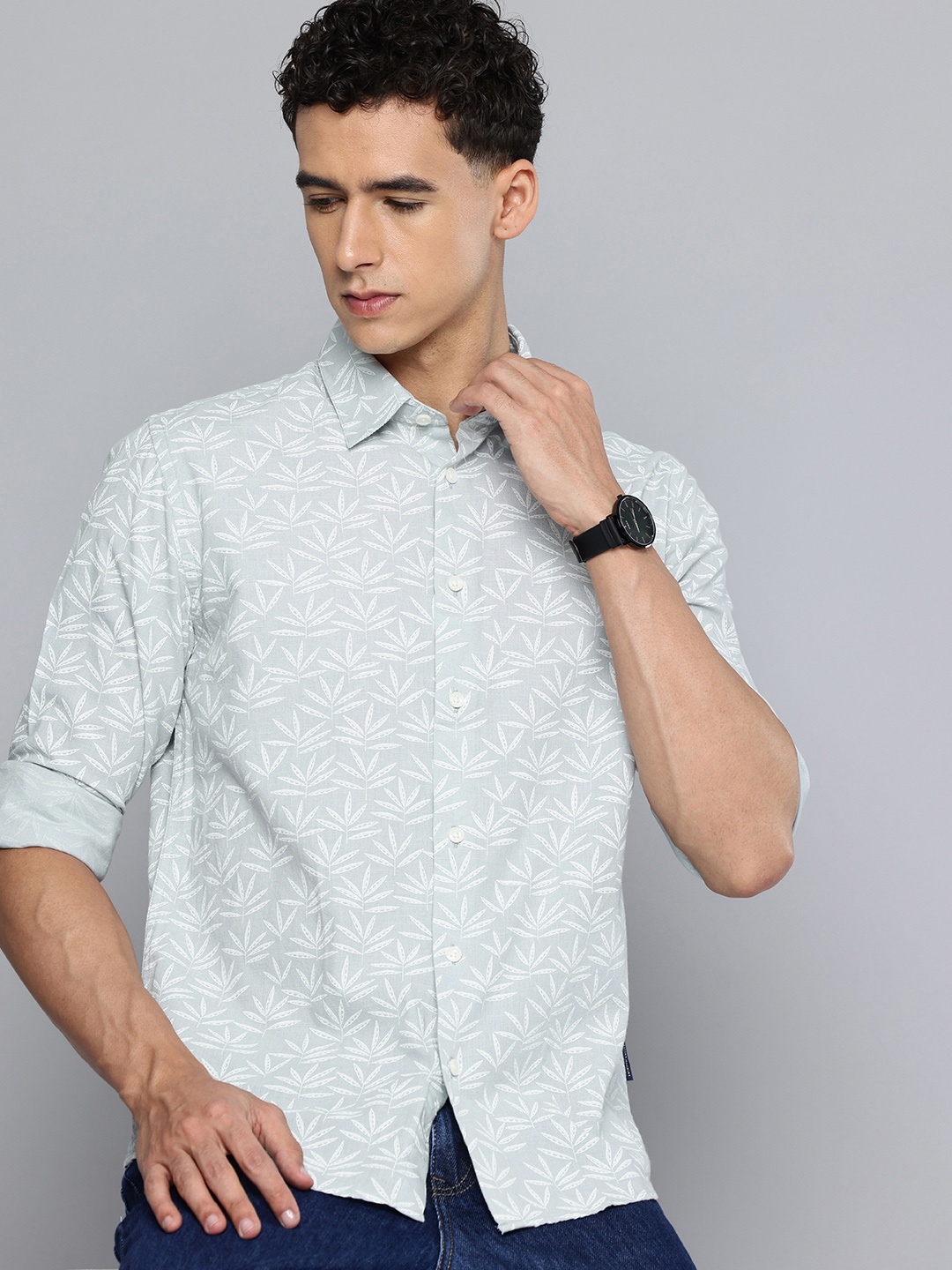 

Flying Machine Pure Cotton Slim Fit Tropical Printed Casual Shirt, Grey