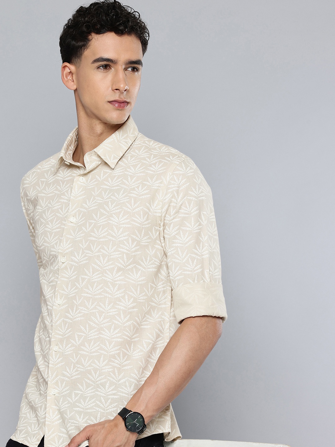 

Flying Machine Pure Cotton Slim Fit Floral Printed Casual Shirt, Beige