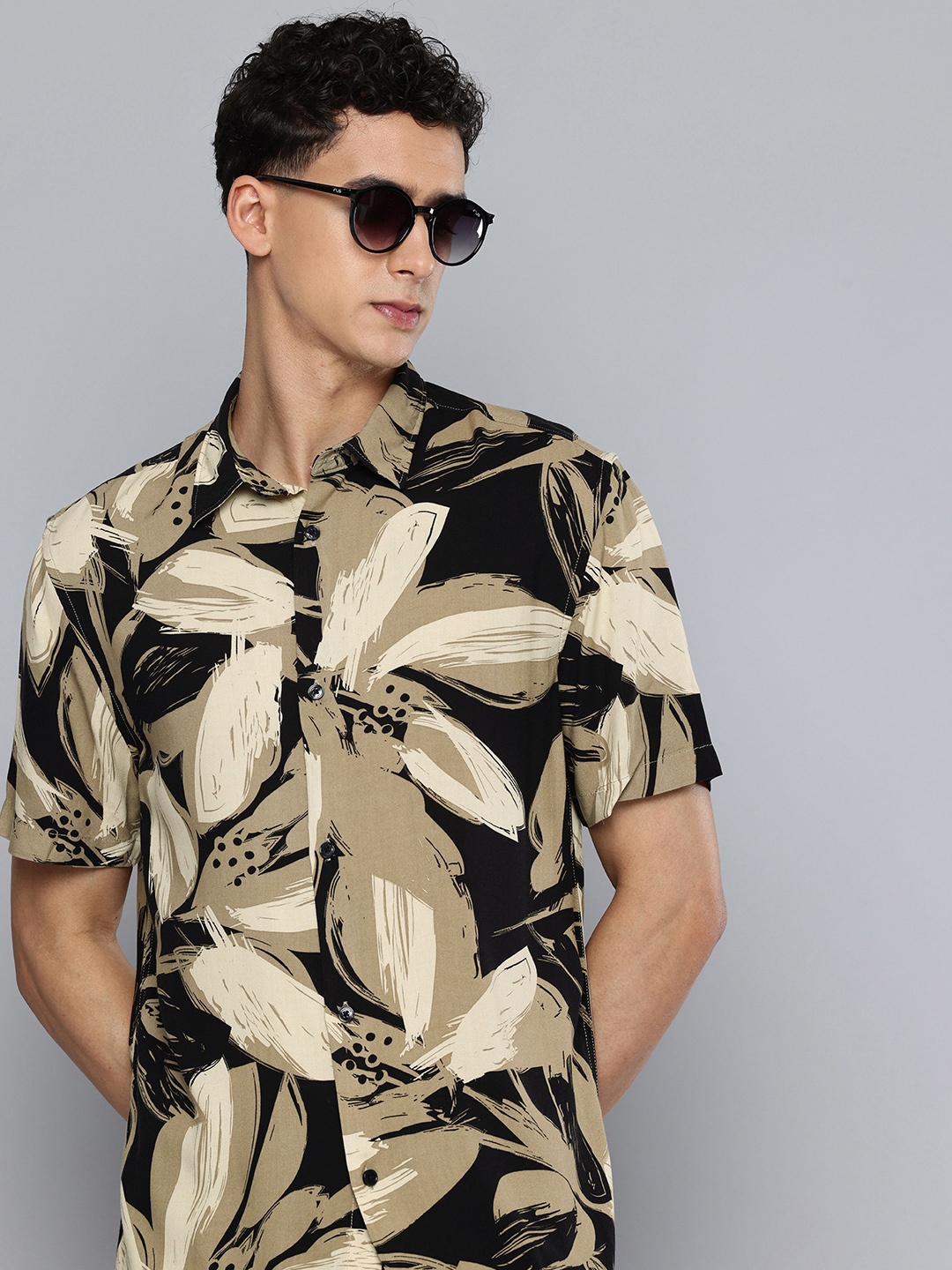 

Flying Machine Floral Printed Casual Shirt, Black