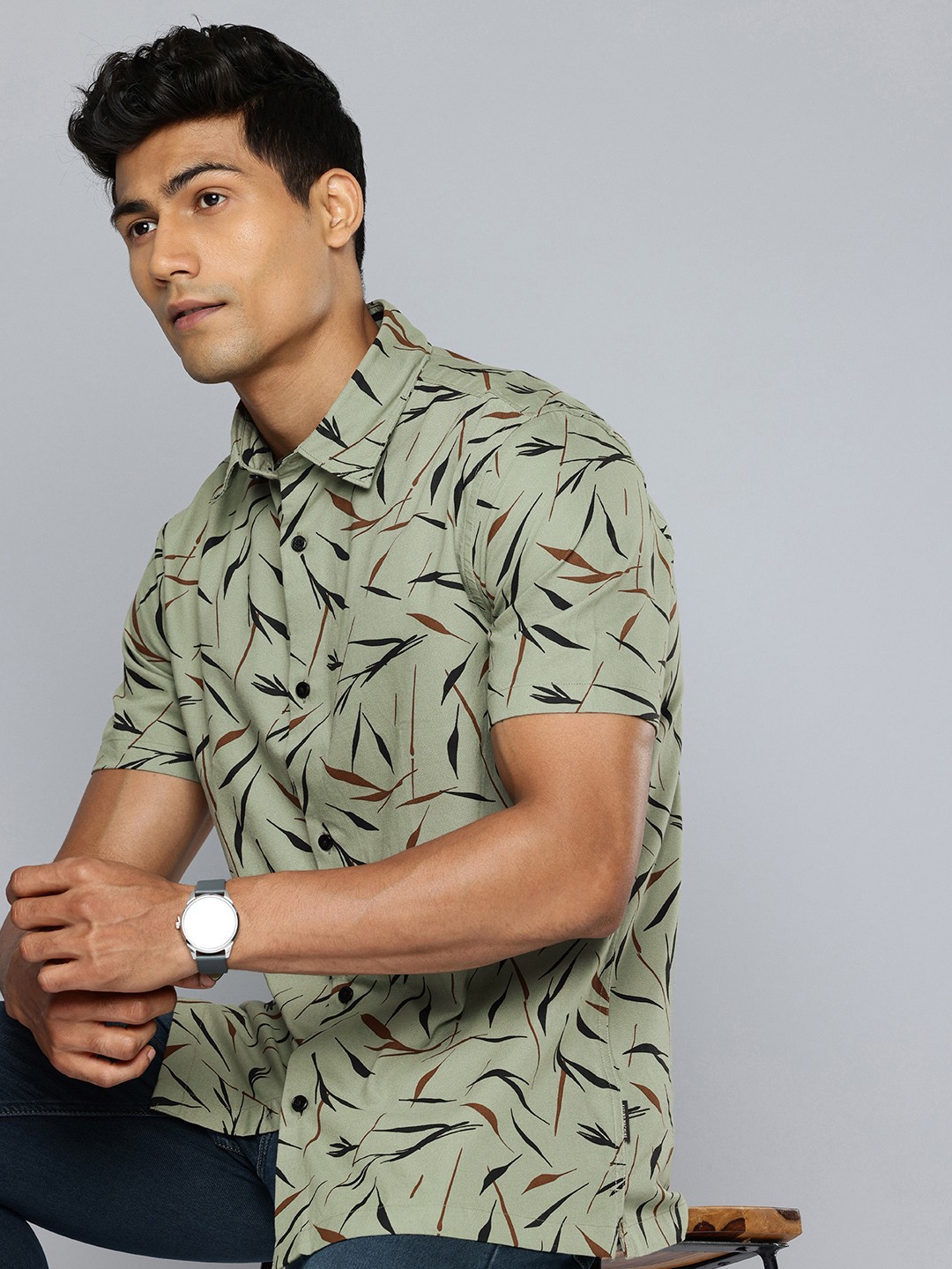 

Flying Machine Pure Cotton Tropical Printed Casual Shirt, Green