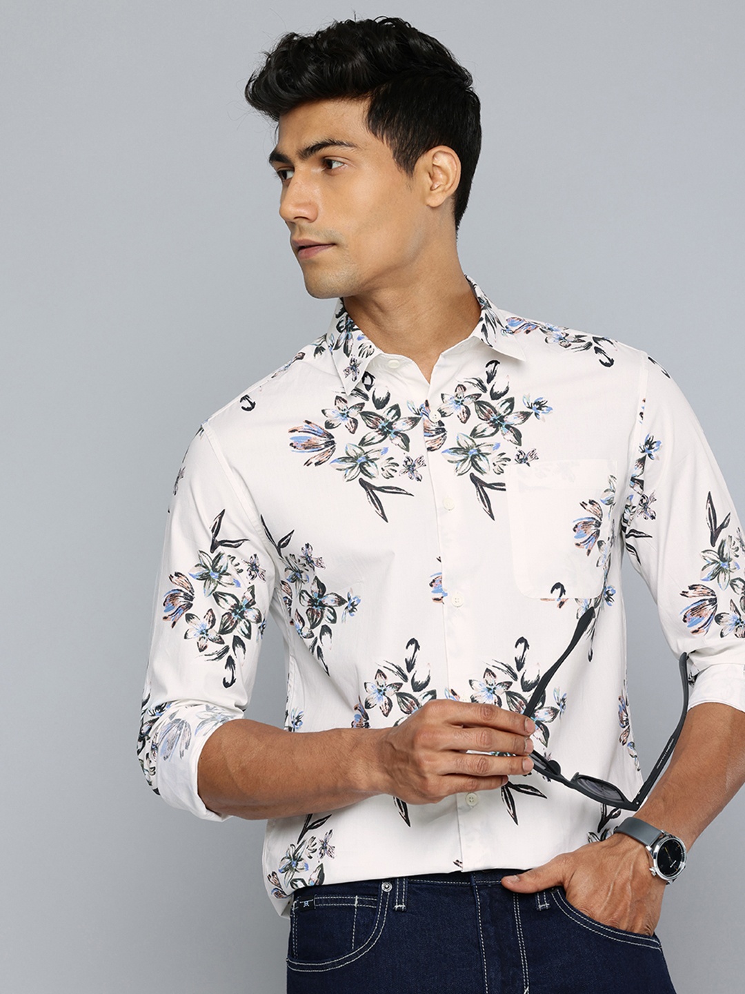 

Flying Machine Pure Cotton Floral Printed Slim Fit Casual Shirt, Off white