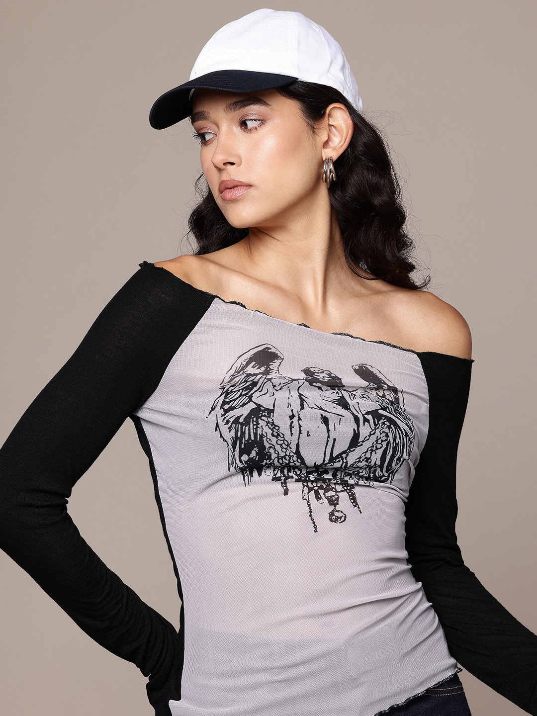 

The Roadster Life Co. Printed Off-Shoulder Top, Black