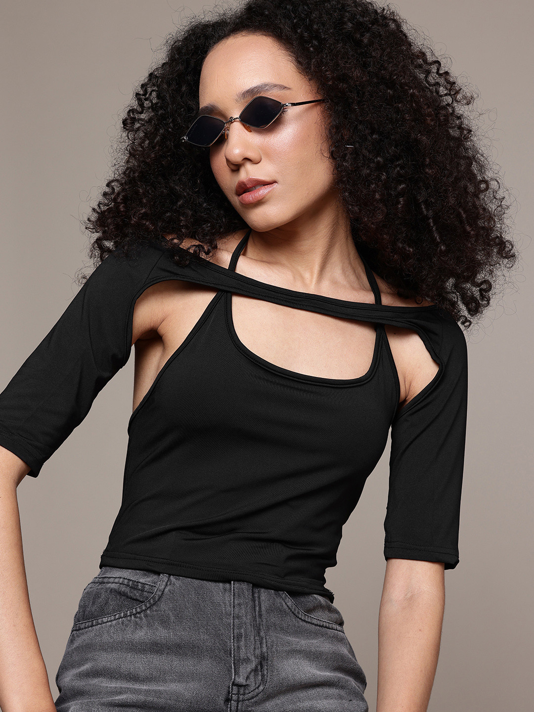 

The Roadster Life Co. Fitted Halter Neck Top Comes With Detachable Sleeves, Black