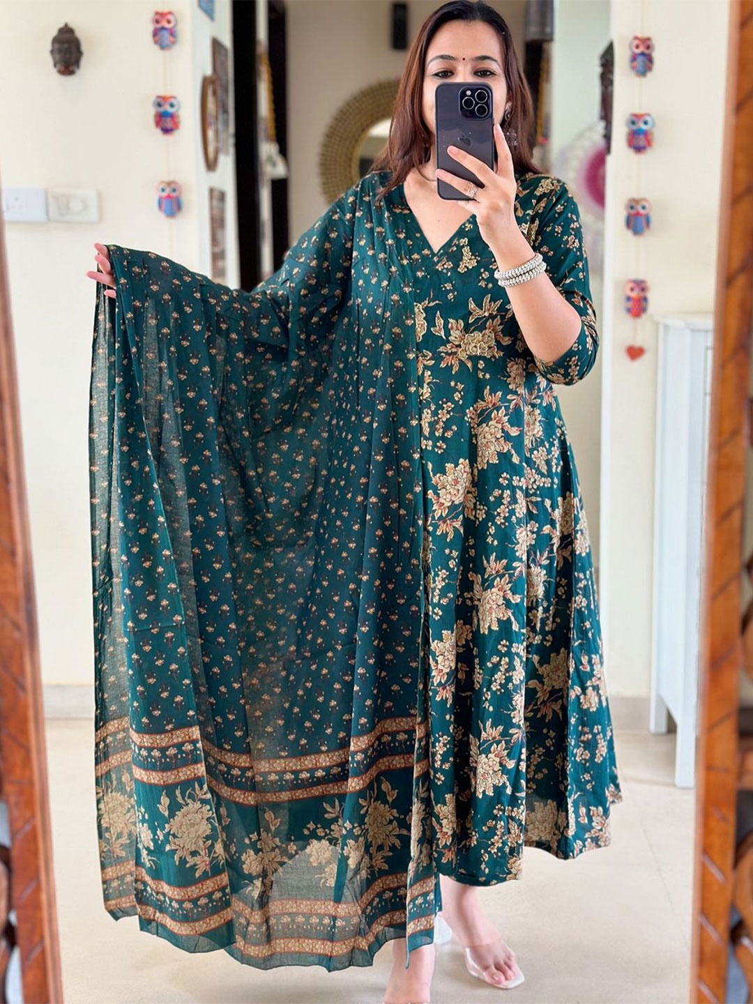 

GoSriKi Floral Printed Angrakha Kurta with Trouser & Dupatta, Green