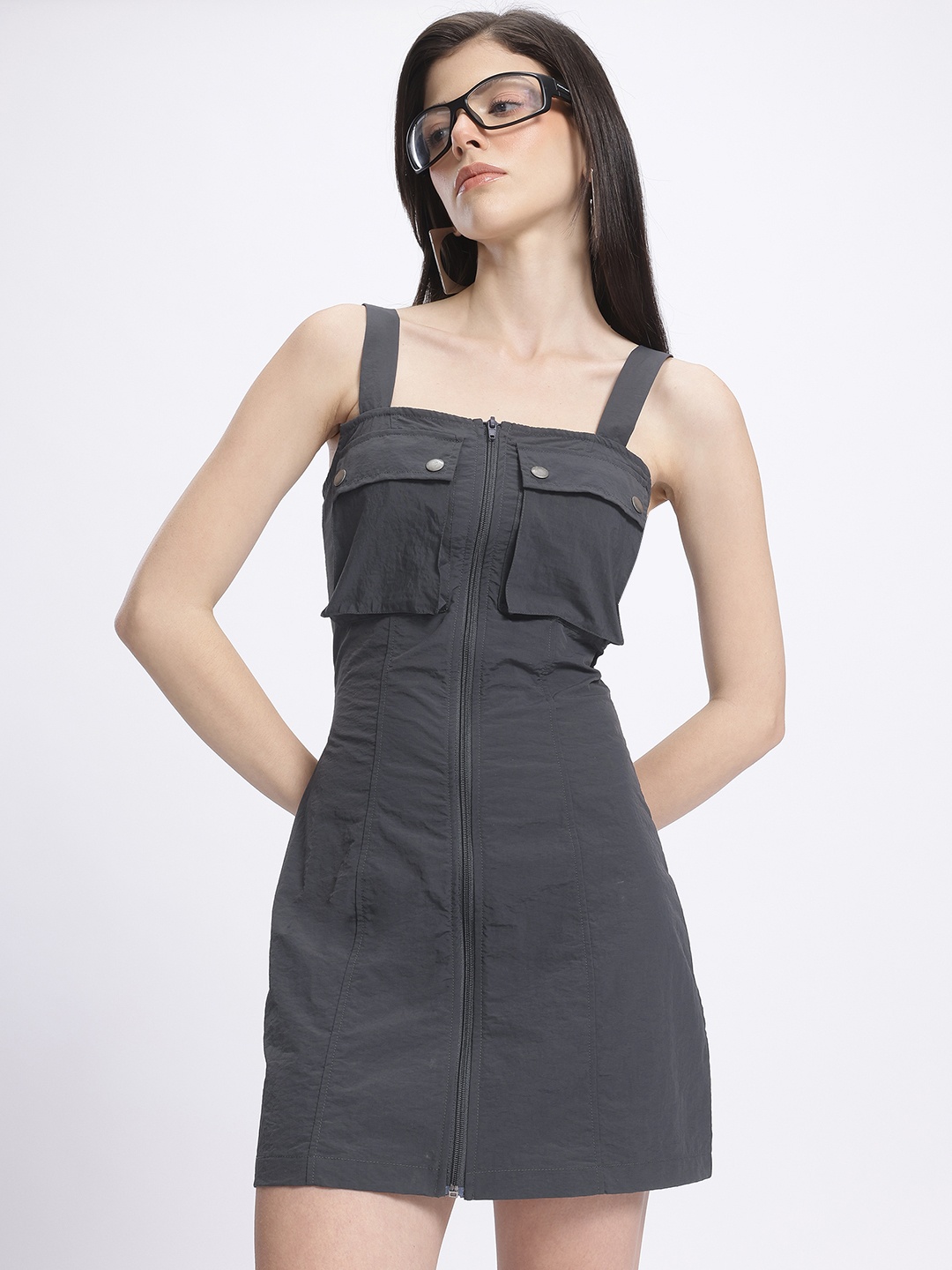 

glitchez Box Pockets Charm Shoulder Straps Front-Open Mini Pinafore Dress, Grey