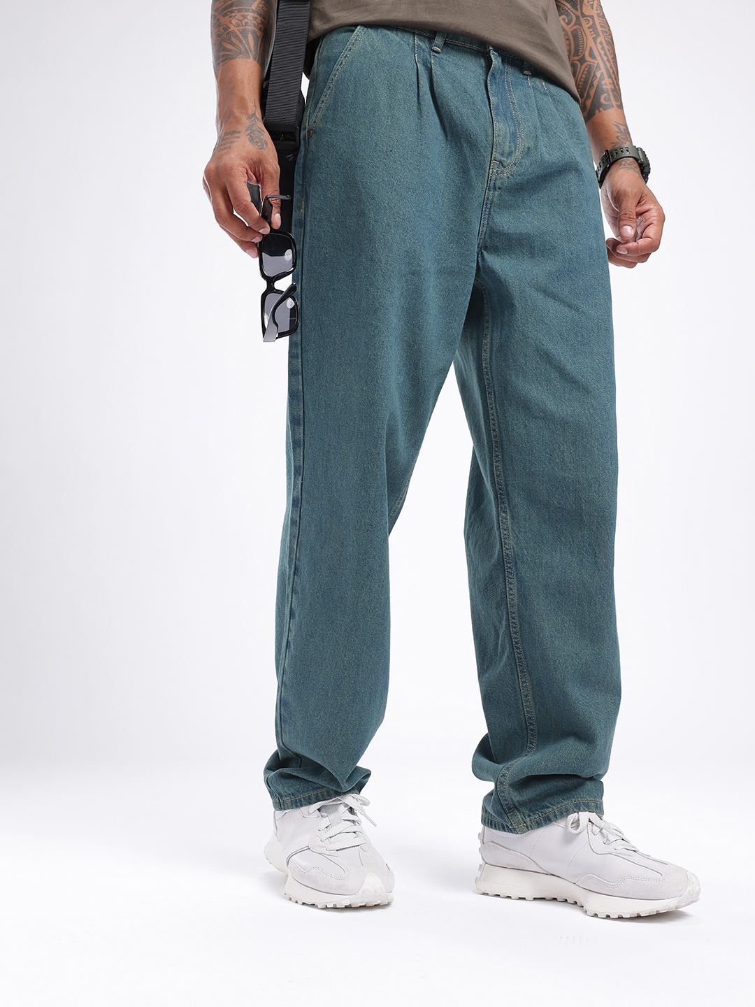

glitchez Men Cool Vibe Loose Fit Pleated Detail Jeans, Blue