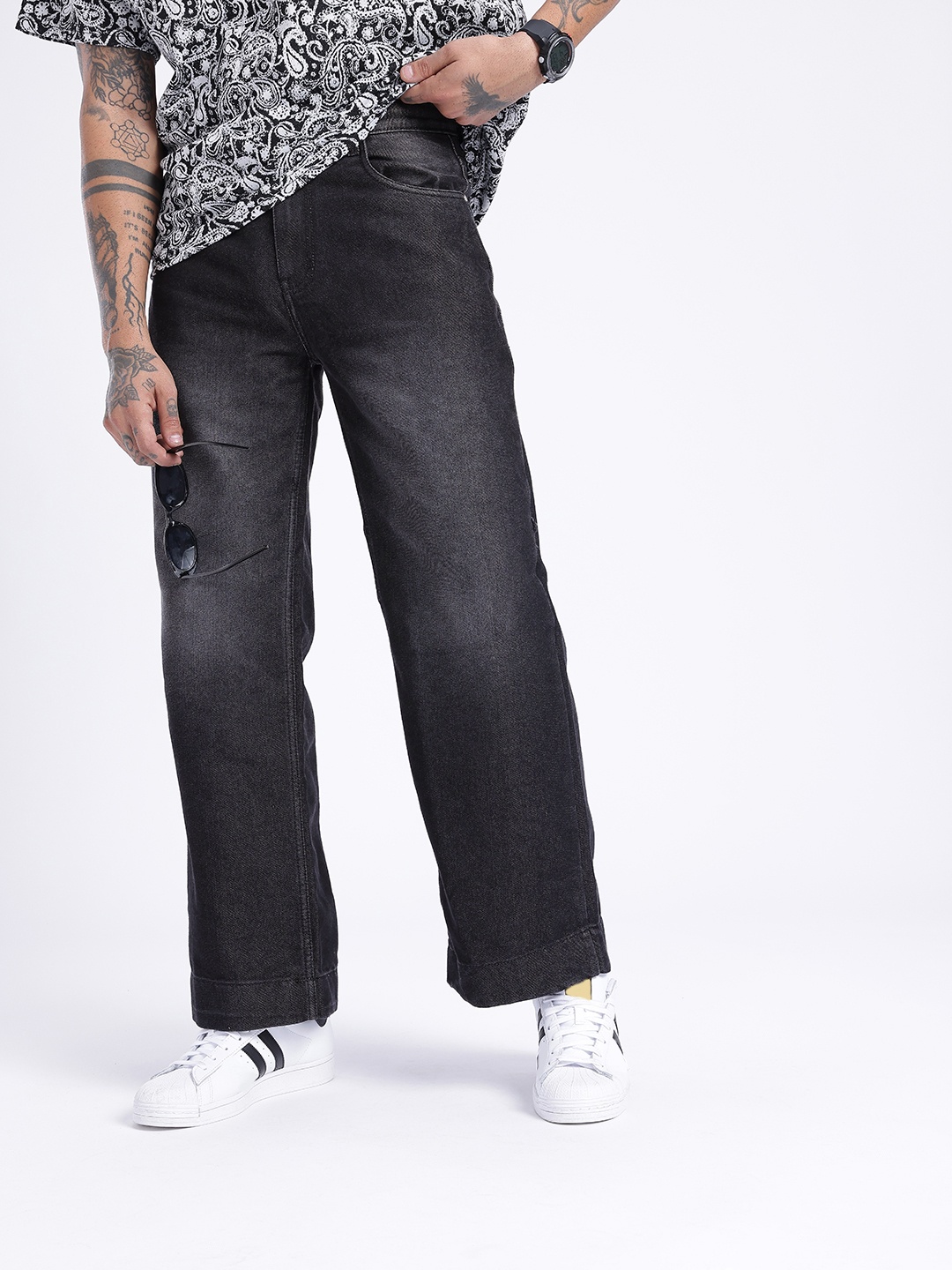 

glitchez Men Wavy Mood Wide Leg Light Fade Jeans, Black