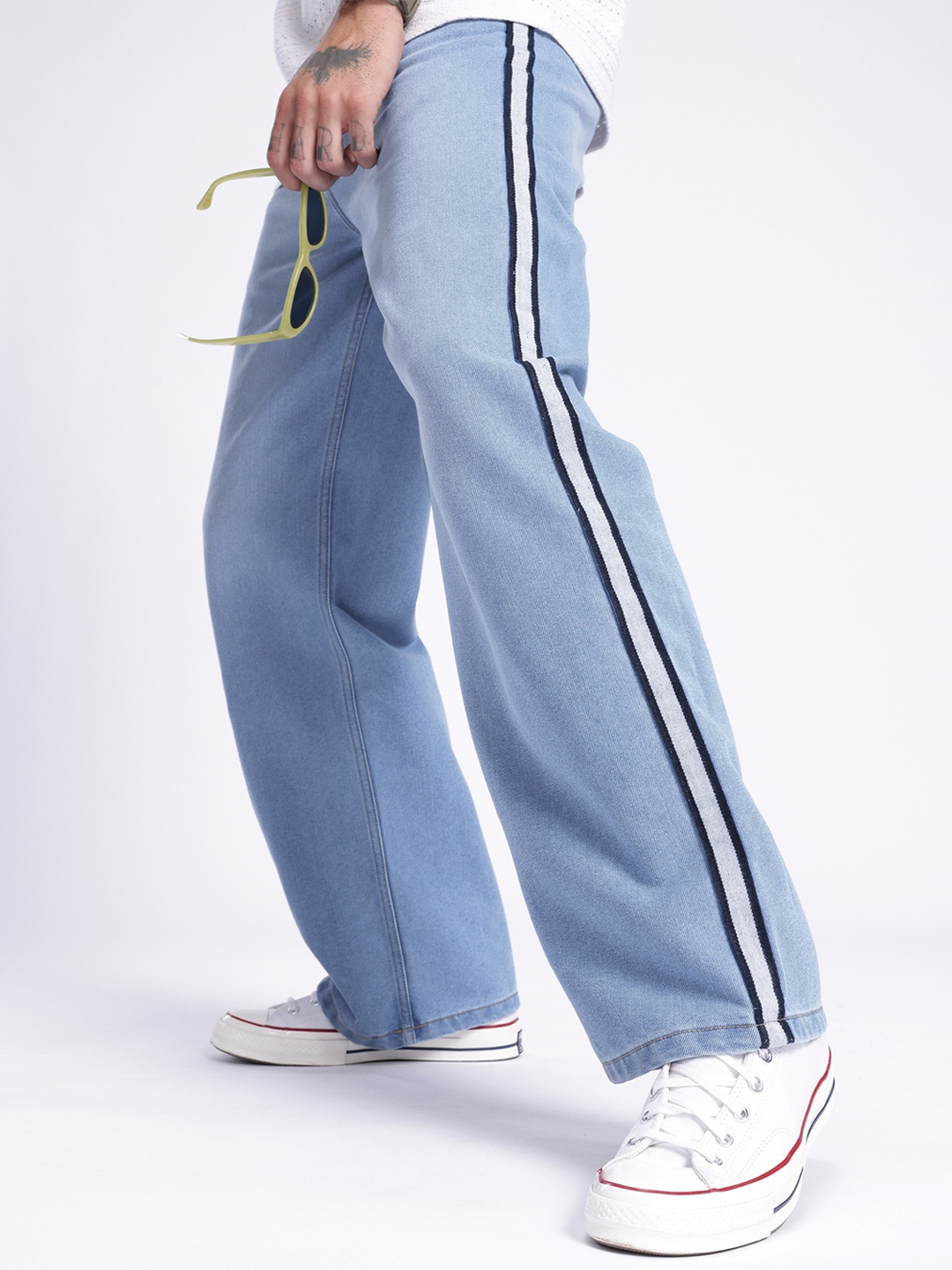 

glitchez Men Timeless Cool Wide Leg Light Fade With Side Stripe Jeans, Blue