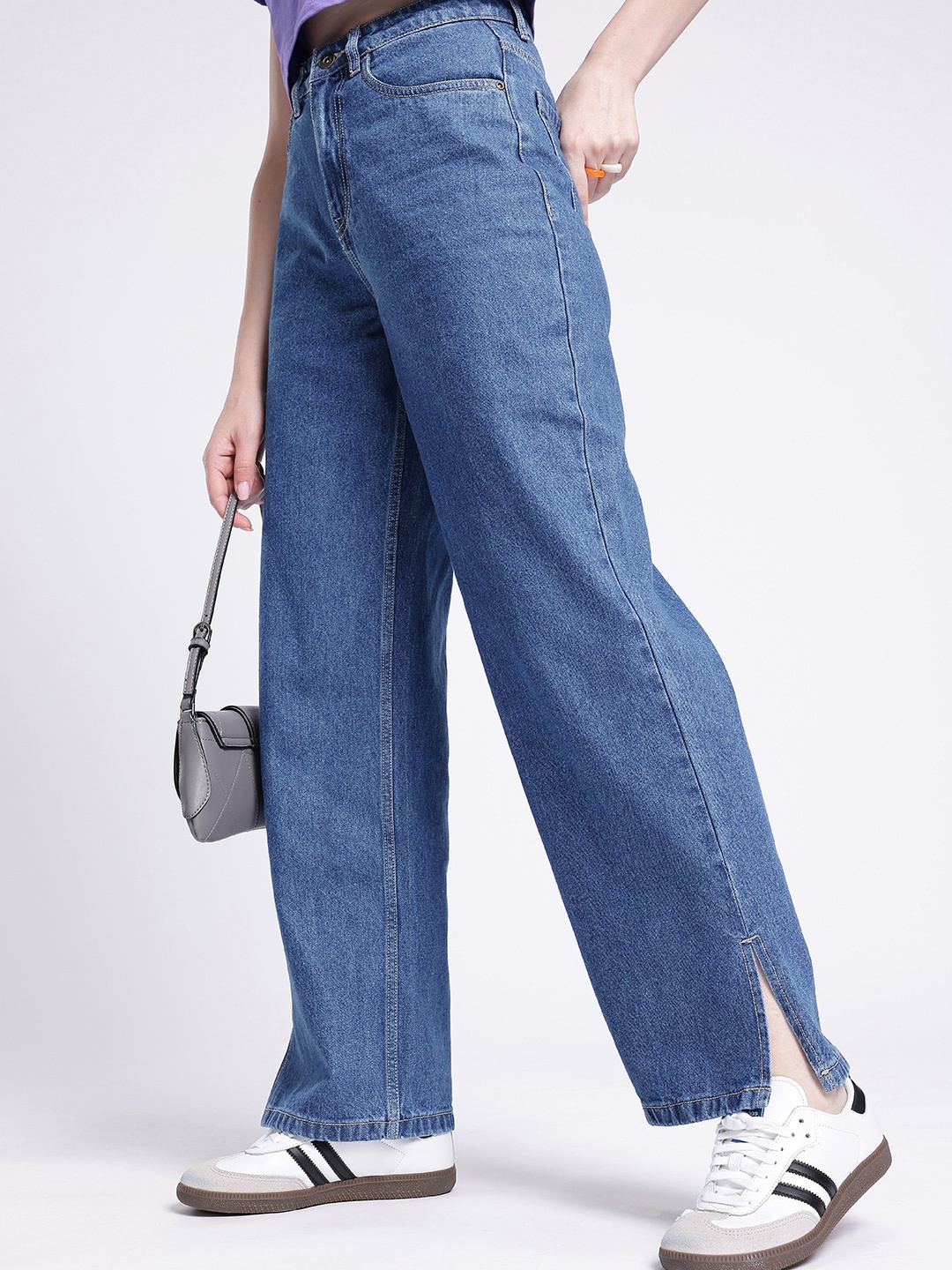 

glitchez Women Timeless Classic Straight Fit High-Rise Light Fade Jeans With Side Slits, Blue