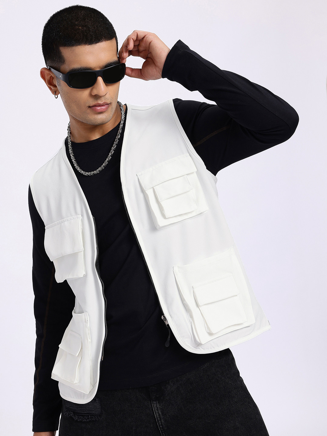 

glitchez Mesh Moment Colorblock Cargo-Pocketed Gilet Jacket, White