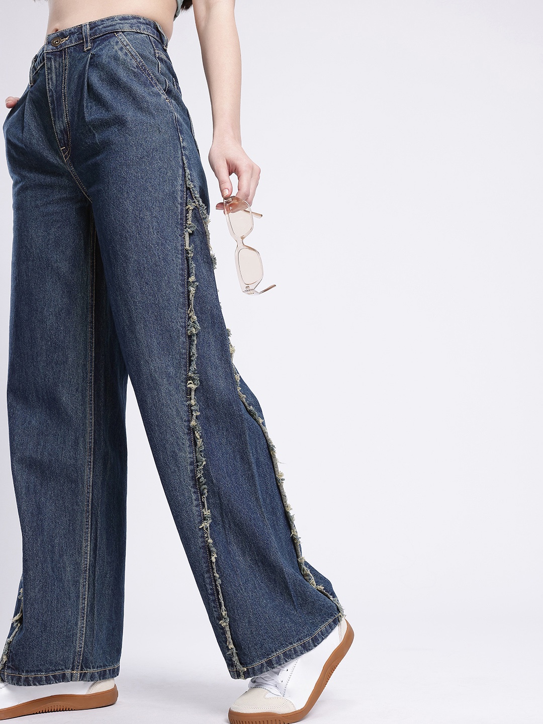 

glitchez Women Baggy High-Rise Frayed Pleated Light Fade Jeans, Blue