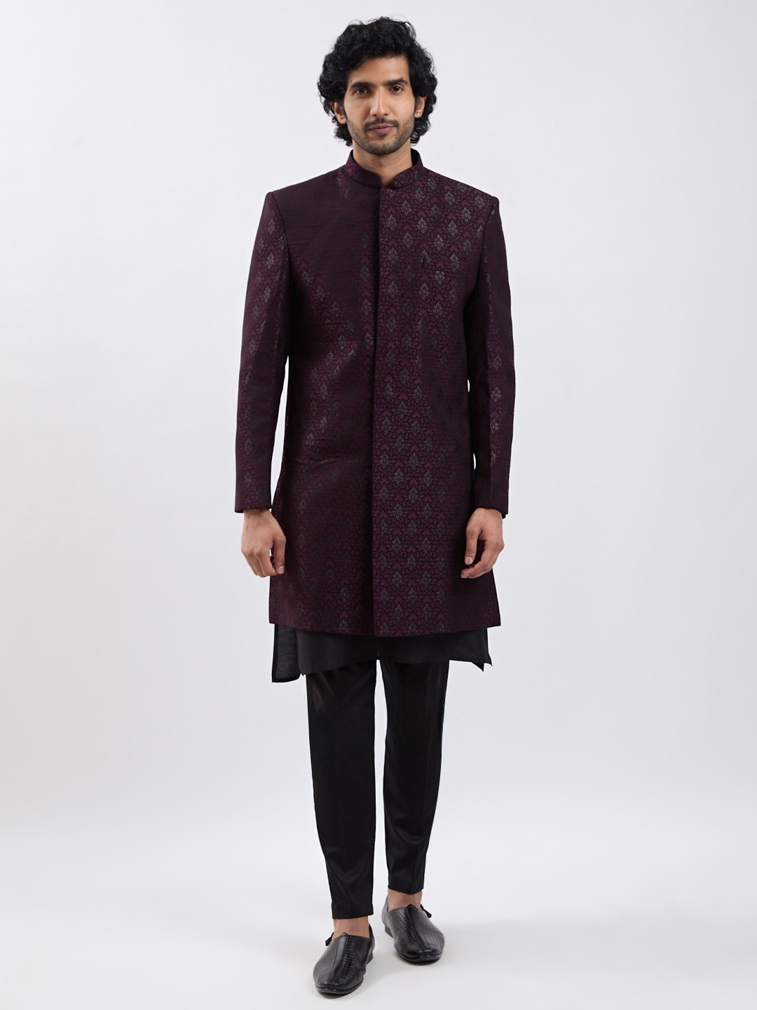 

VASTRAMAY Men Self Design Mandarin Collar Sherwani, Burgundy