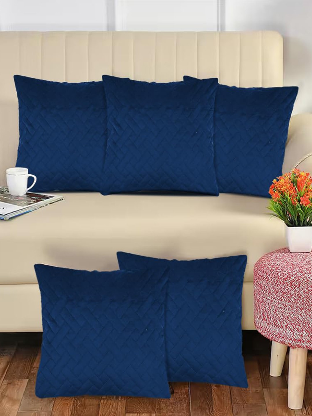 

Aura Blue 5 Pieces Velvet Square Cushion Covers