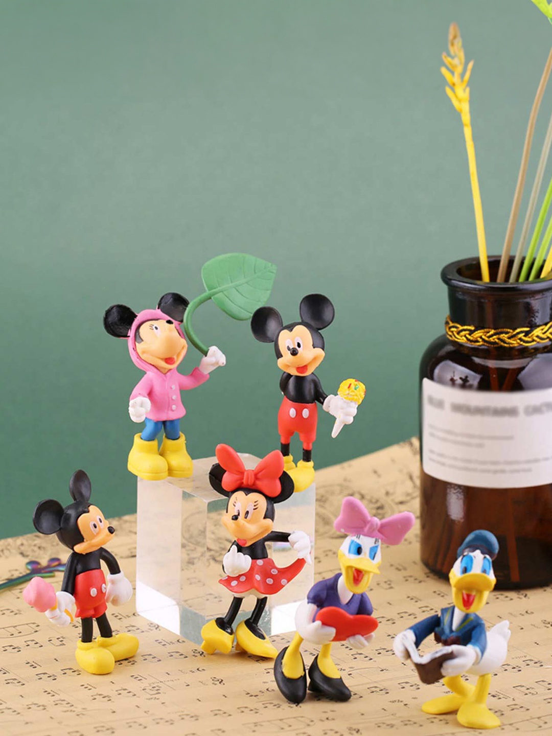 

Spiaty Purple 6 Pieces Mickey Minnie Donald Duck Mini Figurine Showpiece