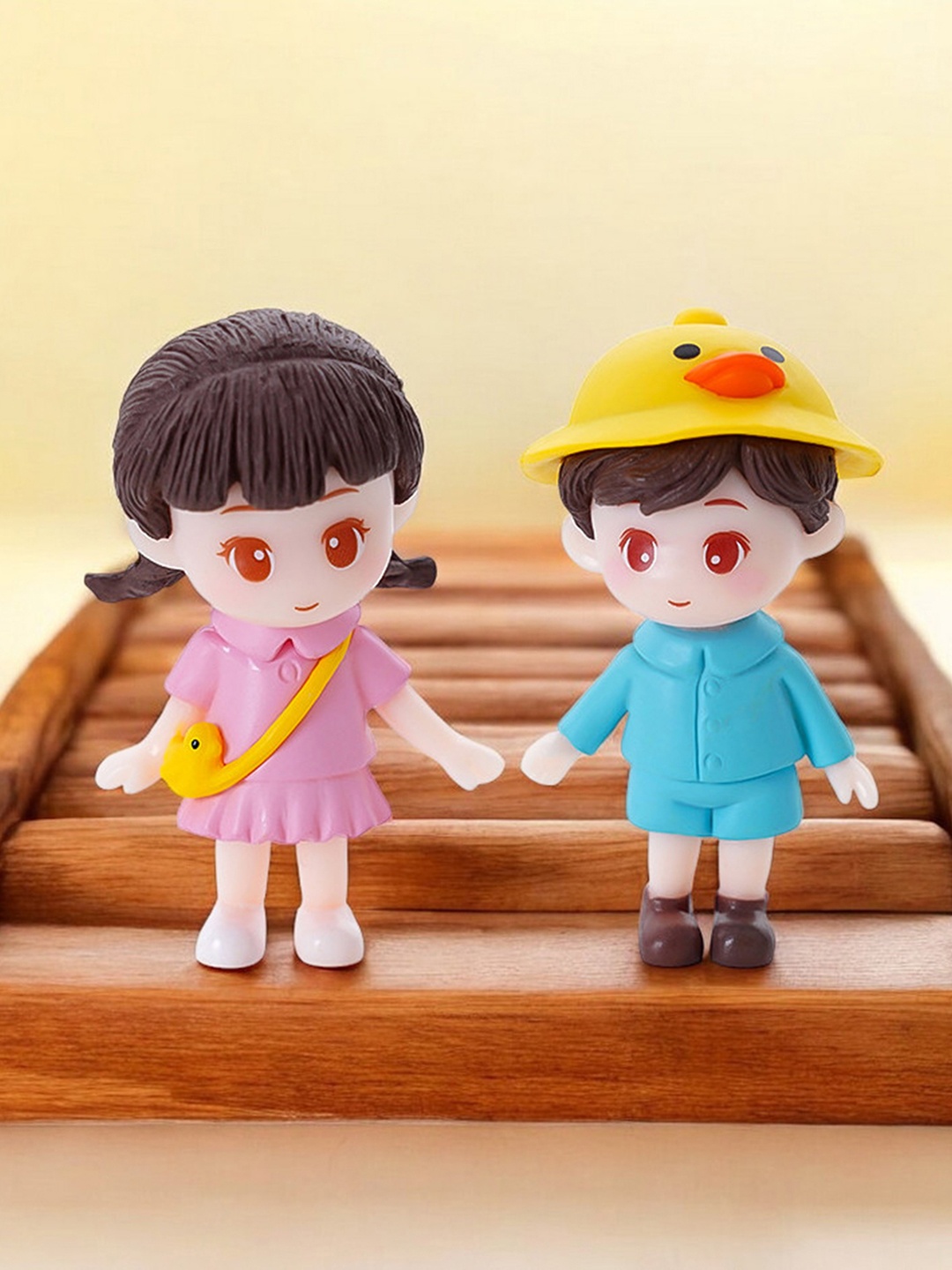 

Spiaty Yaanaa Blue & Pink Cute Little Hat Boy and Girl Miniature Showpiece